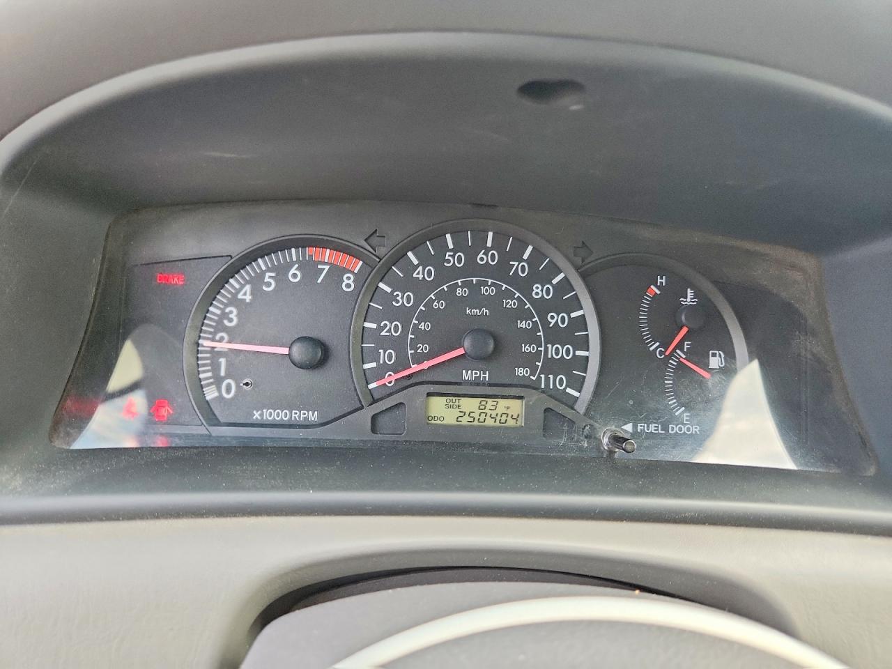 2004 Toyota Corolla Ce Silver vin: 2T1BR32E24C317637
