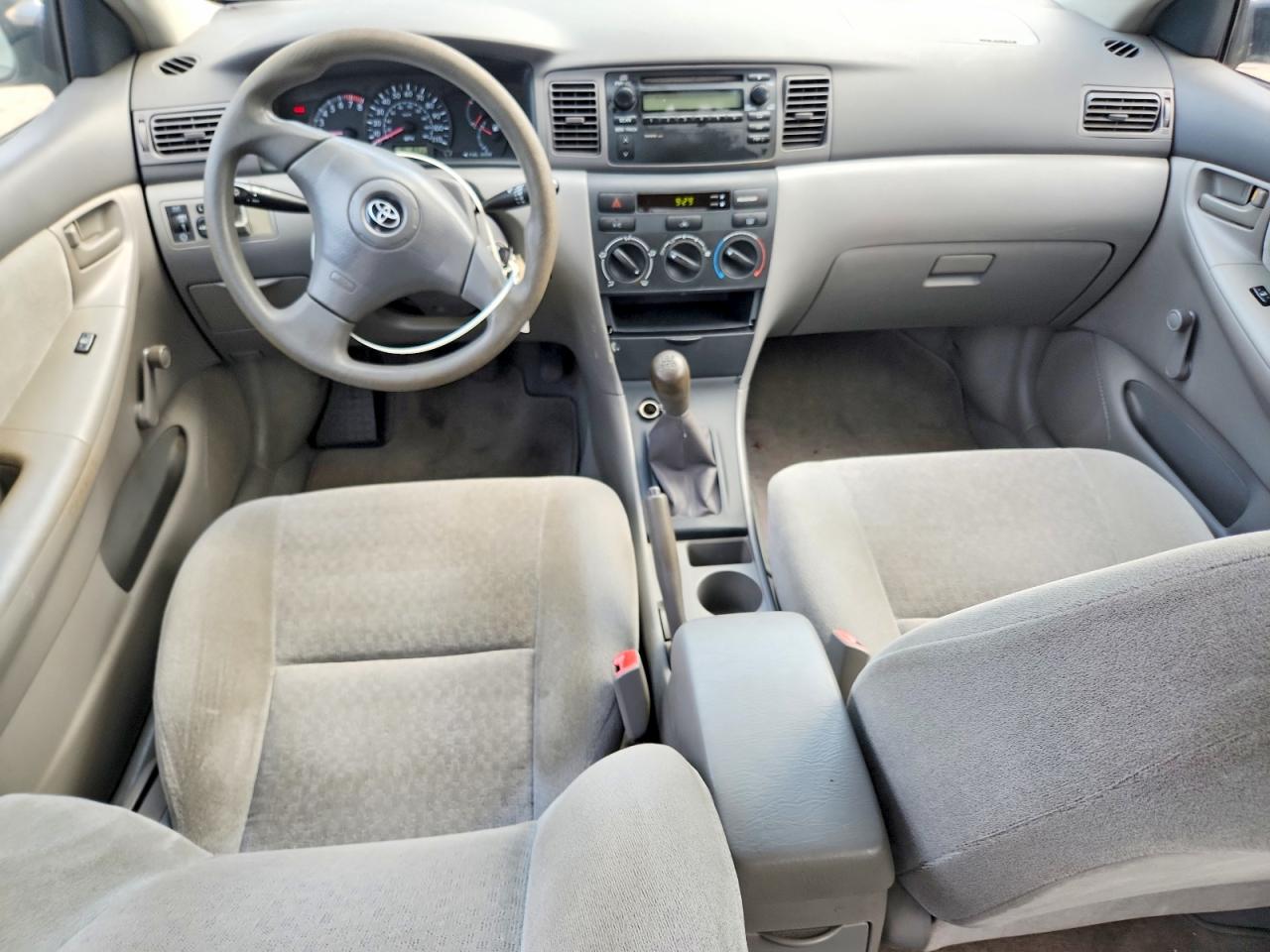 2004 Toyota Corolla Ce Silver vin: 2T1BR32E24C317637