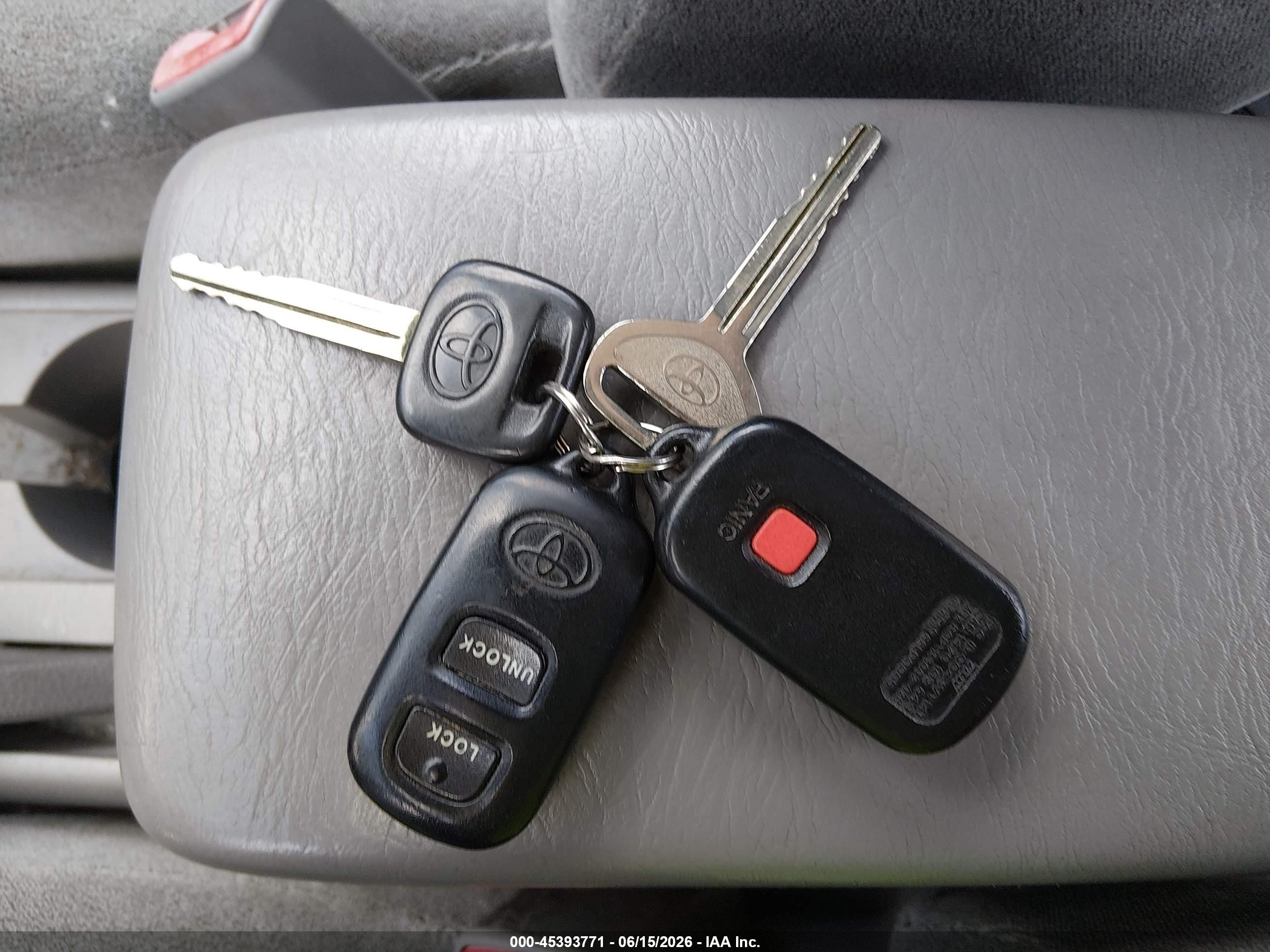 2004 Toyota Corolla Ce/le/sport Silver vin: 2T1BR32E24C829883