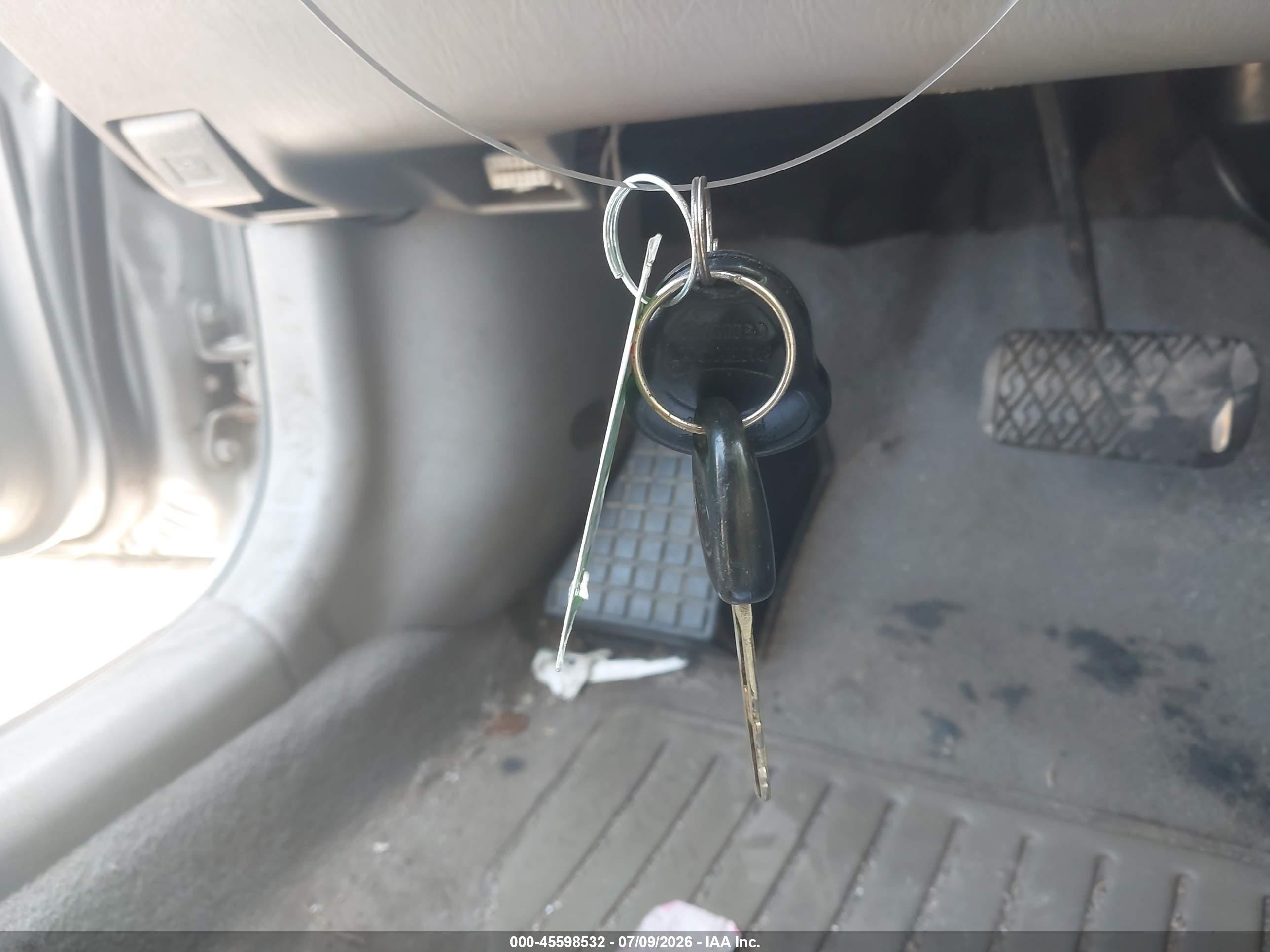 2005 Toyota Corolla Le Silver vin: 2T1BR32E25C448603