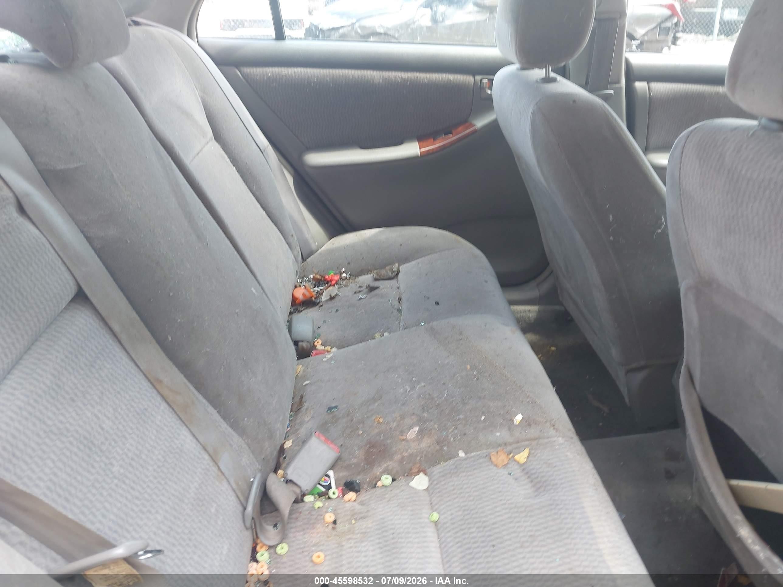 2005 Toyota Corolla Le Silver vin: 2T1BR32E25C448603