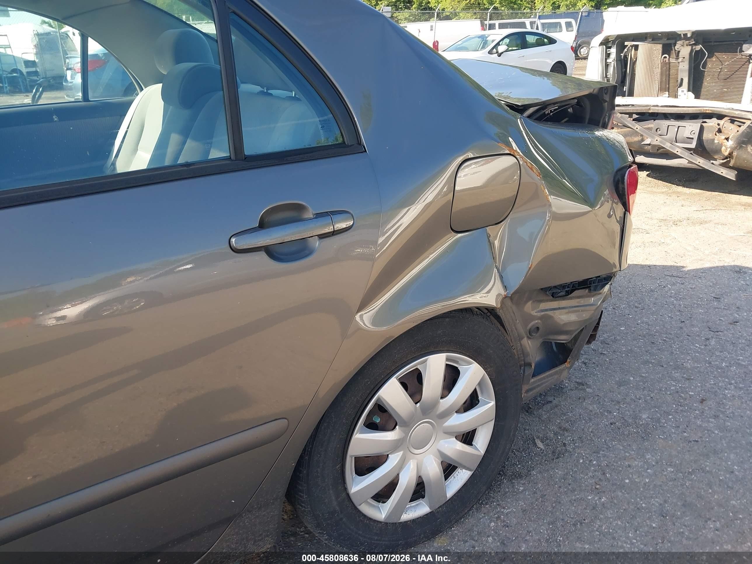 2005 Toyota Corolla Le Gray vin: 2T1BR32E25C454109