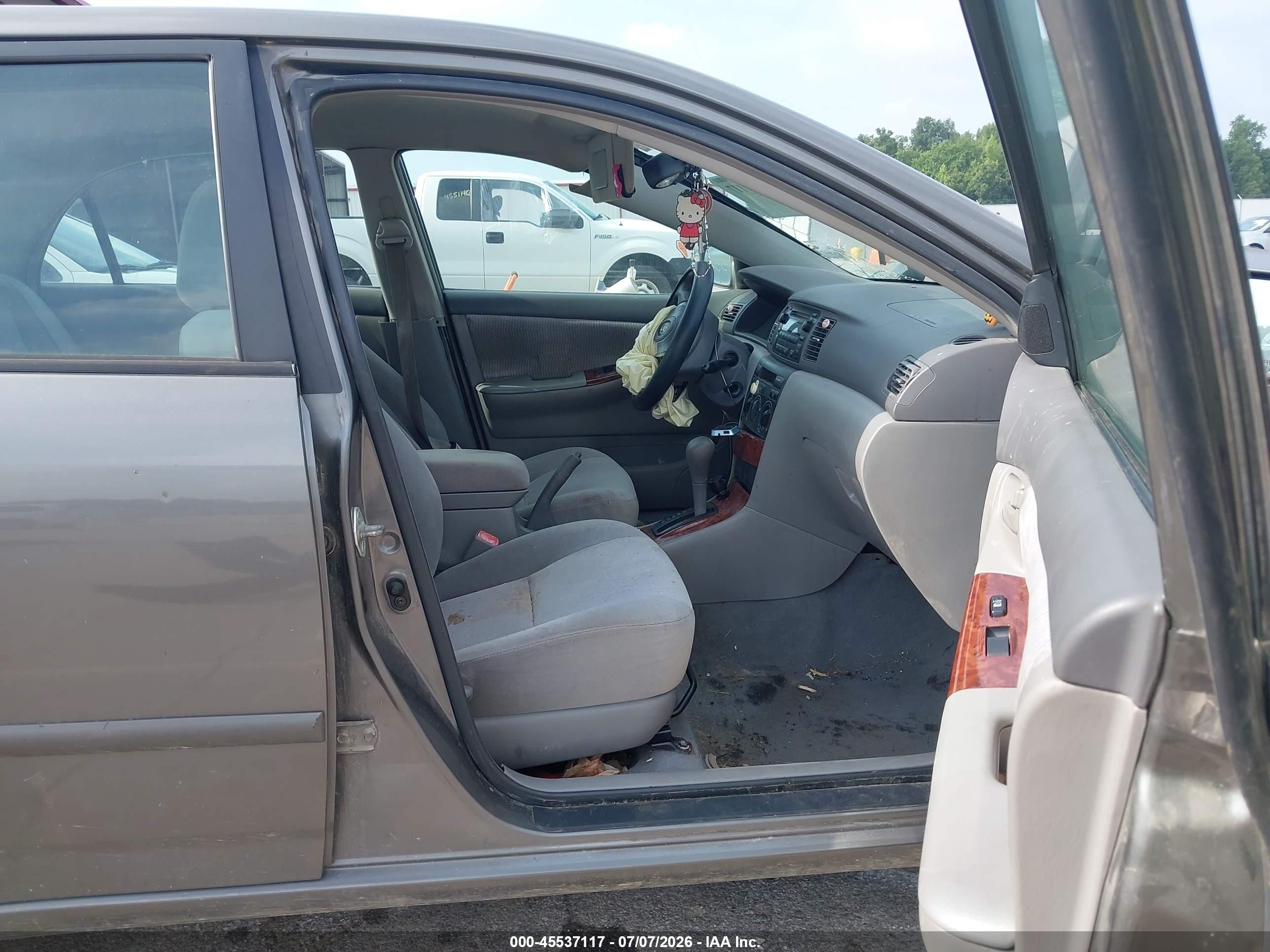 2005 Toyota Corolla Le Gray vin: 2T1BR32E25C462467