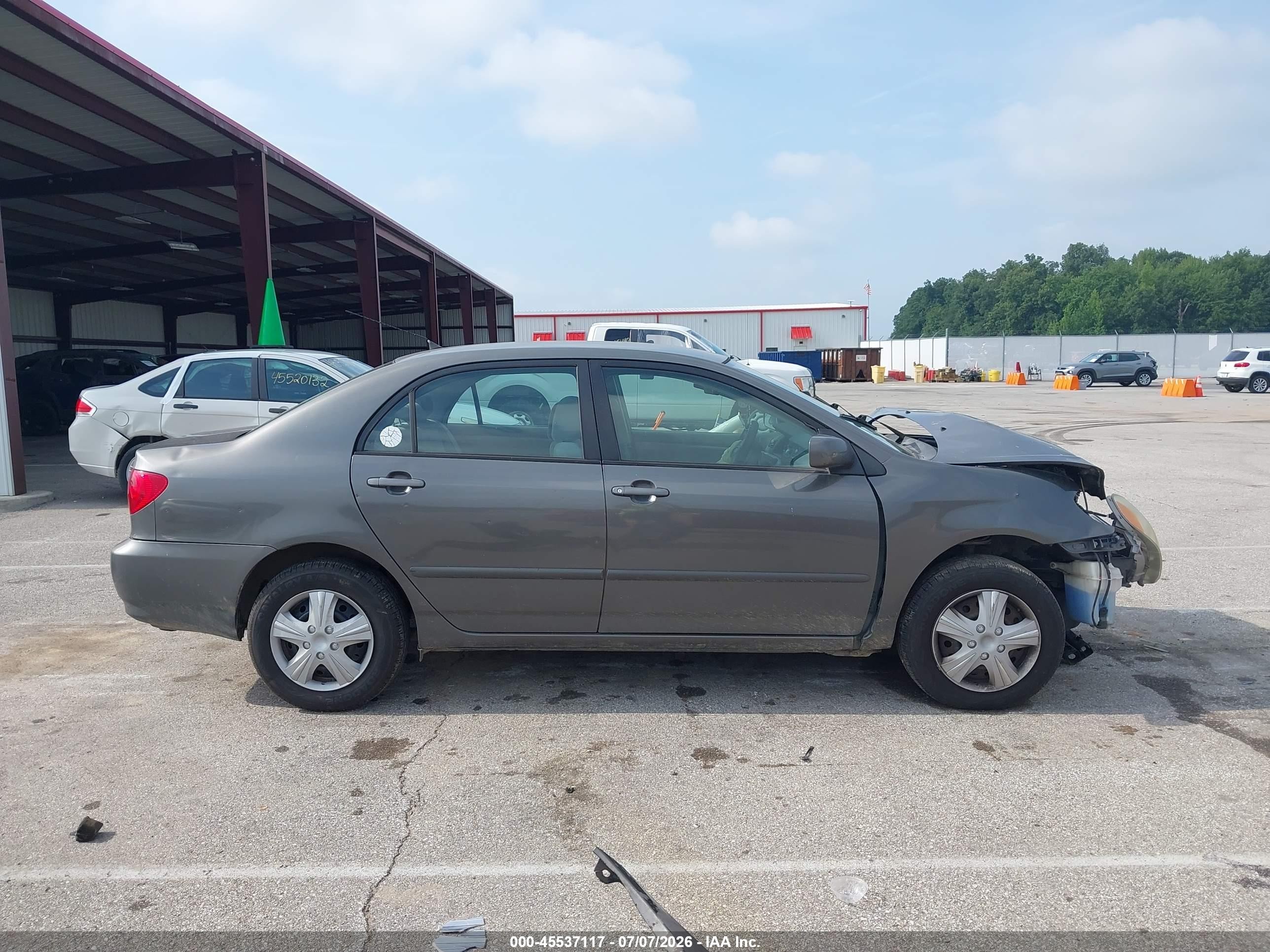 2005 Toyota Corolla Le Gray vin: 2T1BR32E25C462467