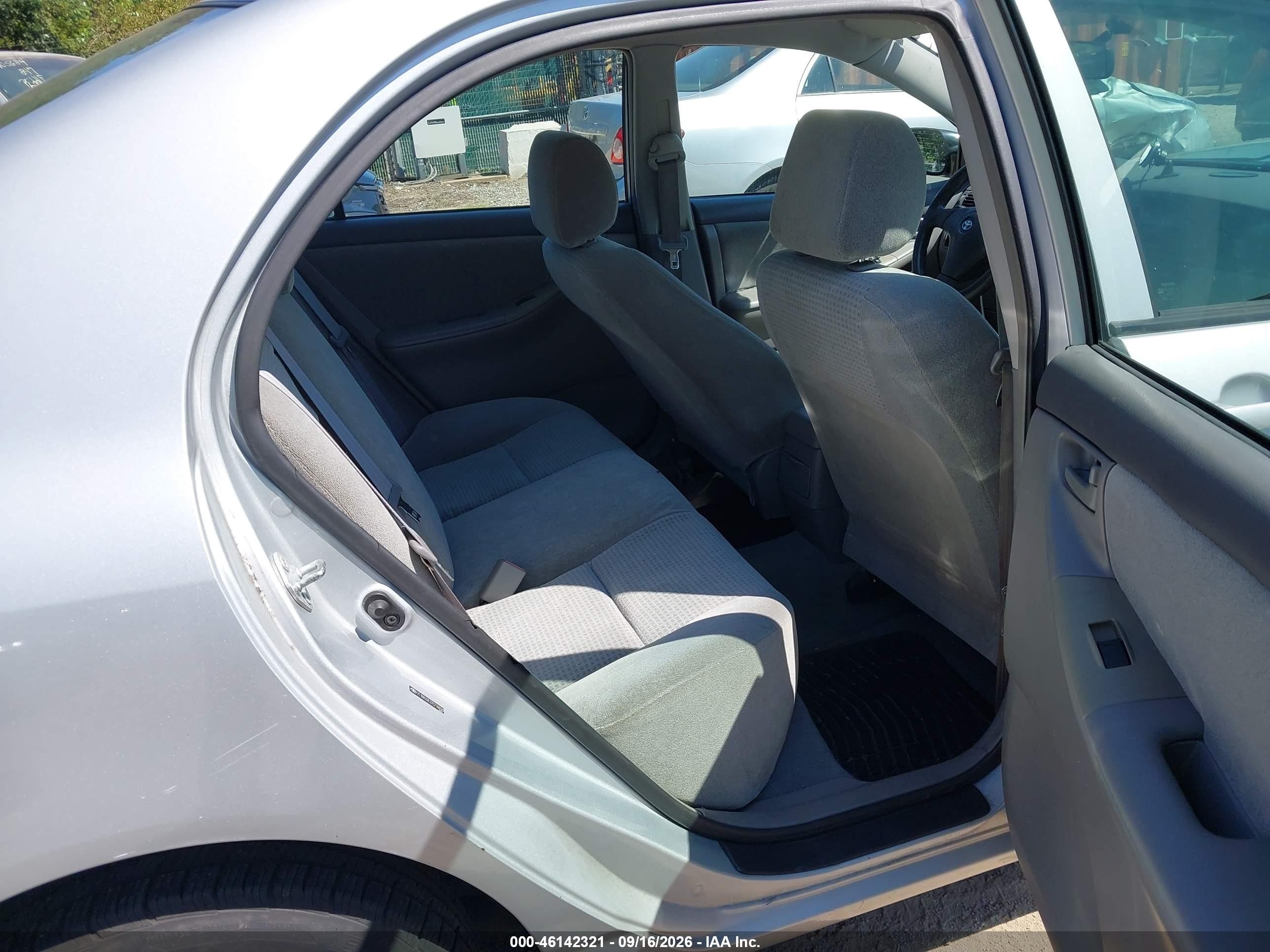 2007 Toyota Corolla Ce Silver vin: 2T1BR32E27C738830