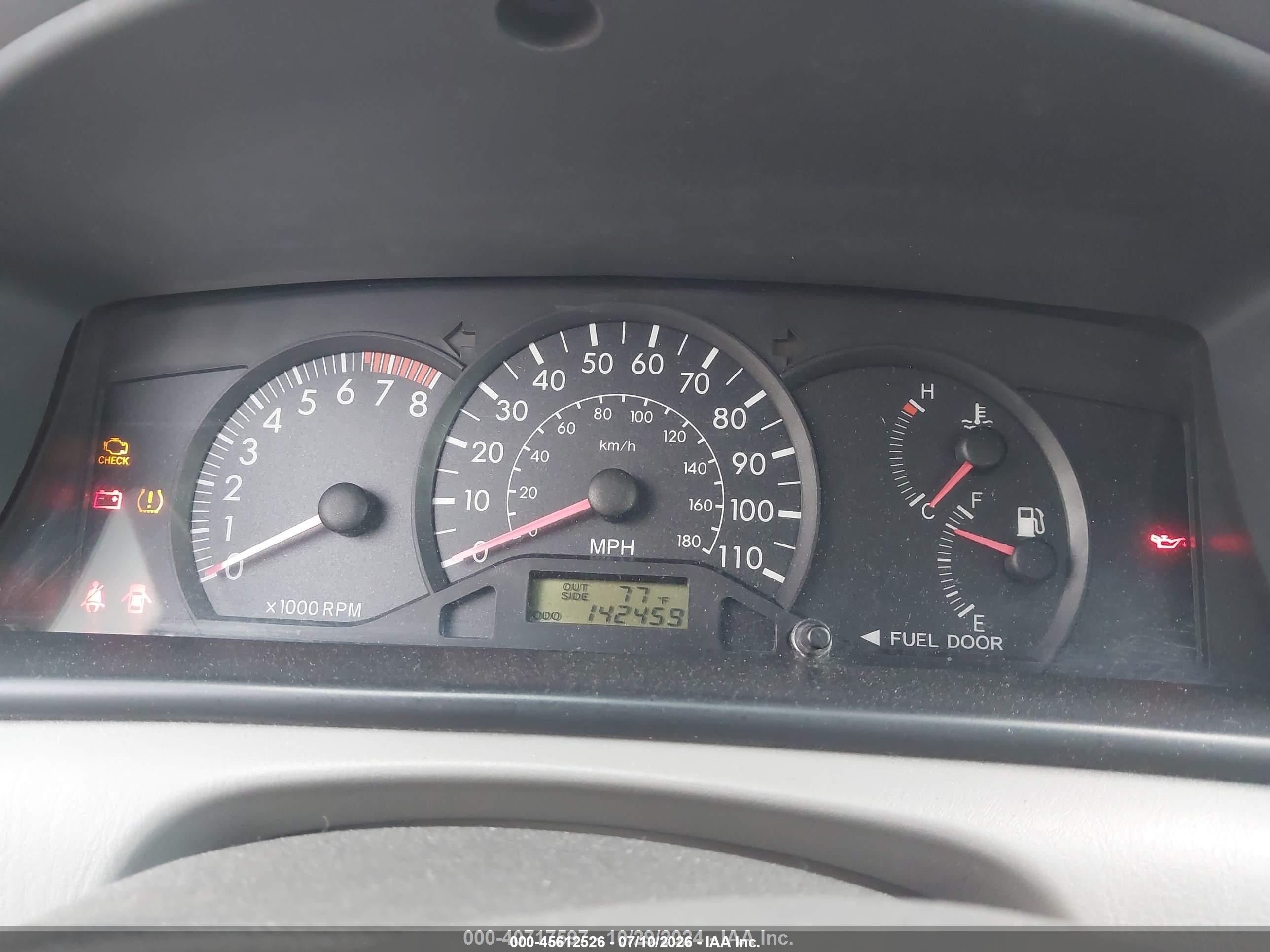 2008 Toyota Corolla Ce Silver vin: 2T1BR32E28C888714