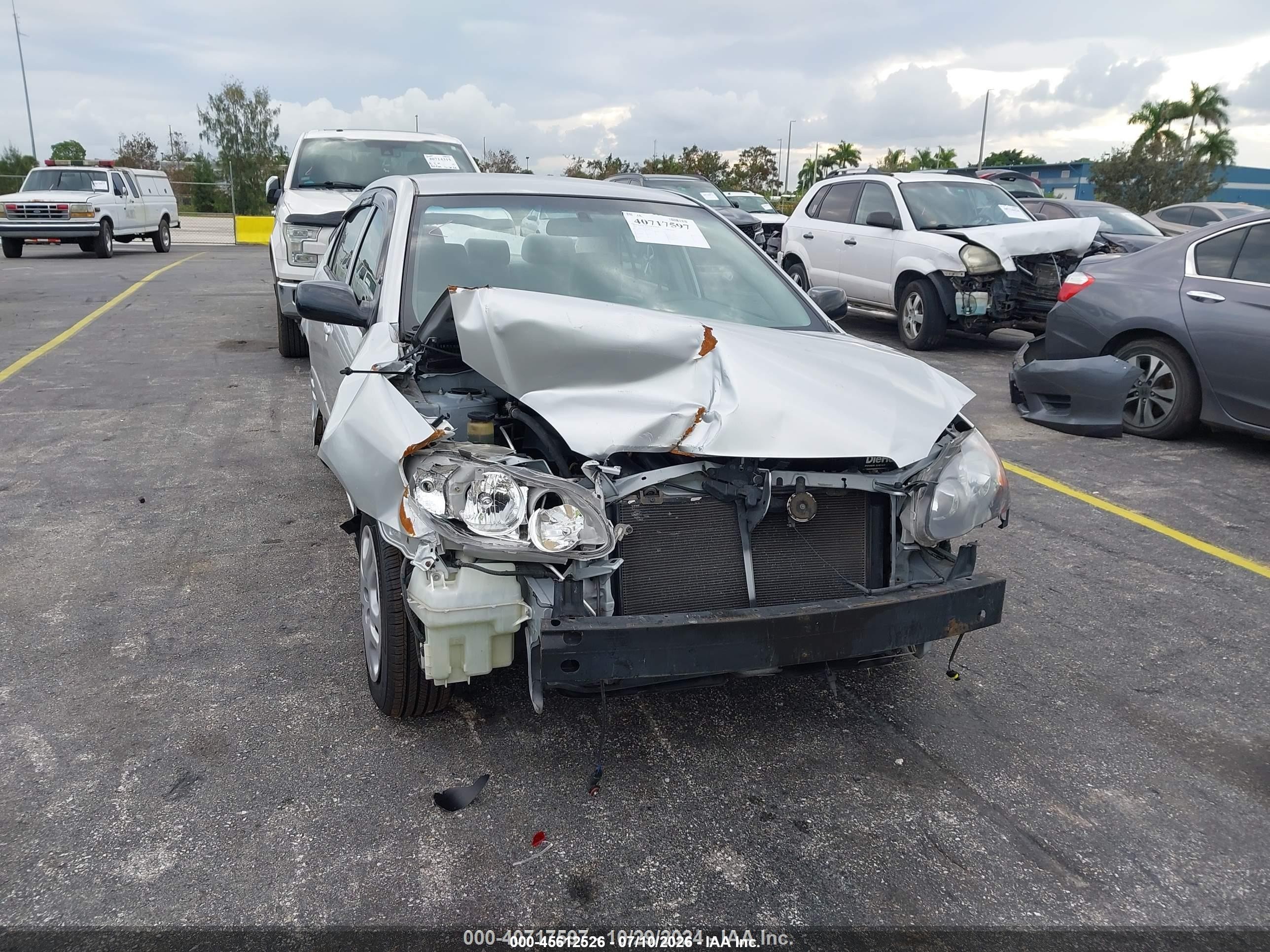 2008 Toyota Corolla Ce Silver vin: 2T1BR32E28C888714