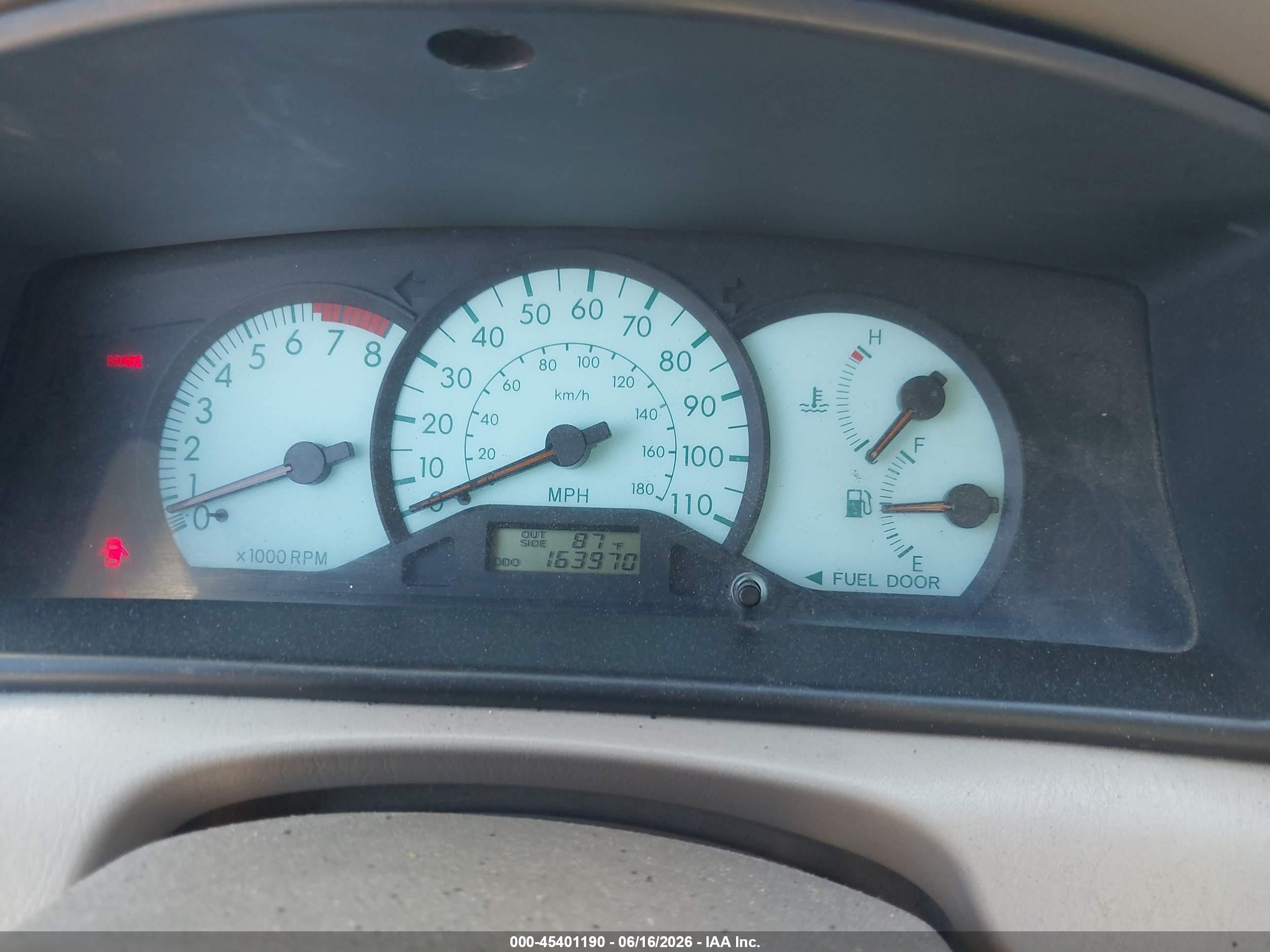 2003 Toyota Corolla Le White vin: 2T1BR32E33C028877