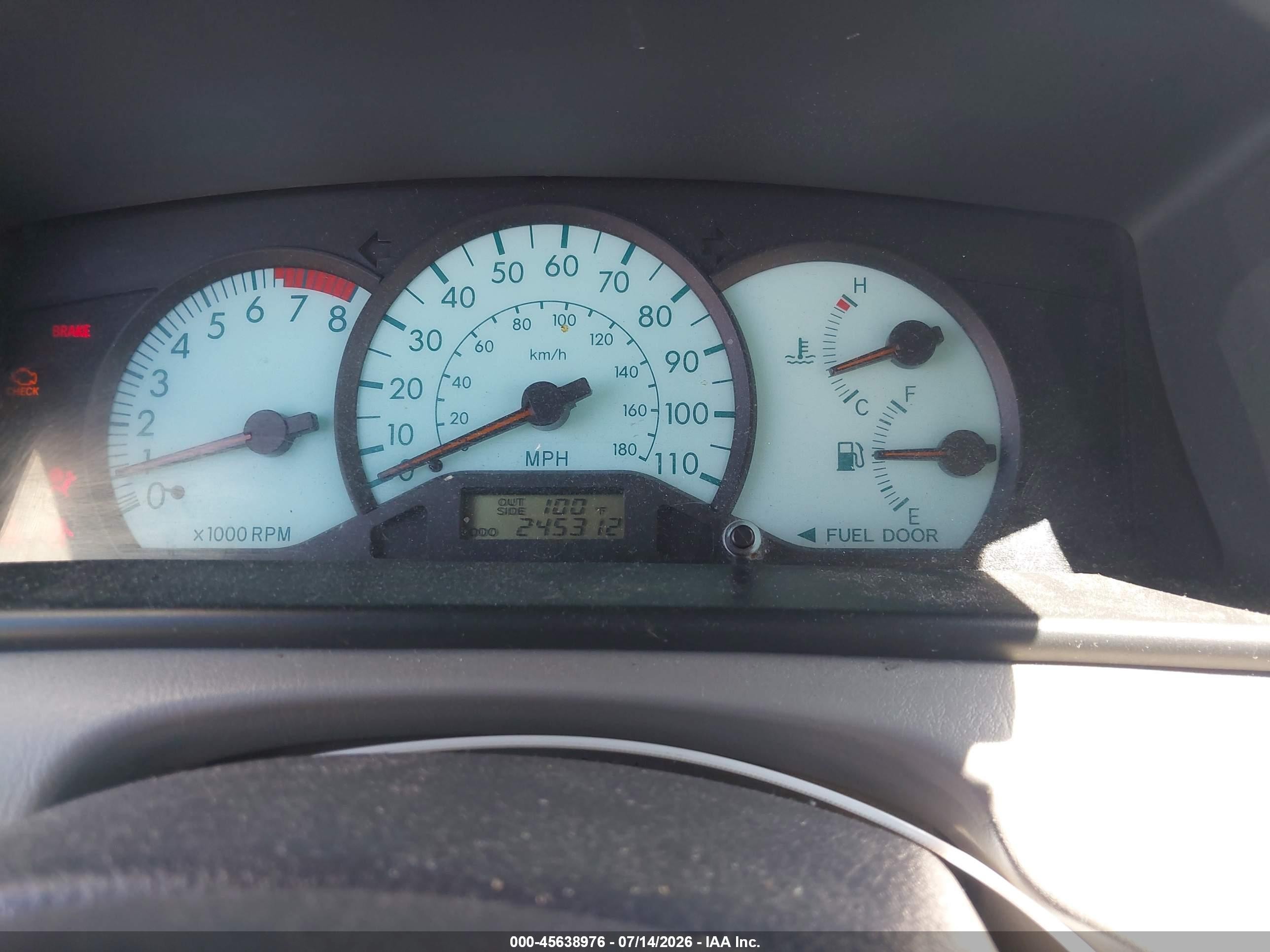 2004 Toyota Corolla Le Silver vin: 2T1BR32E34C225033