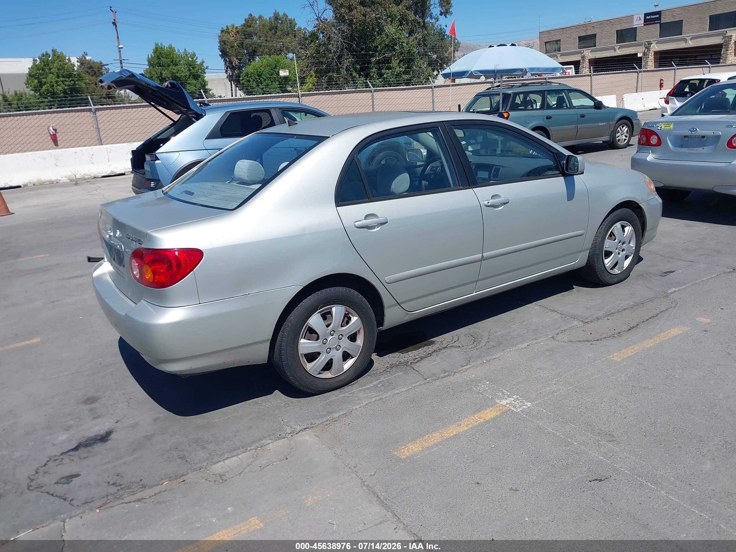 2004 Toyota Corolla Le Silver vin: 2T1BR32E34C225033