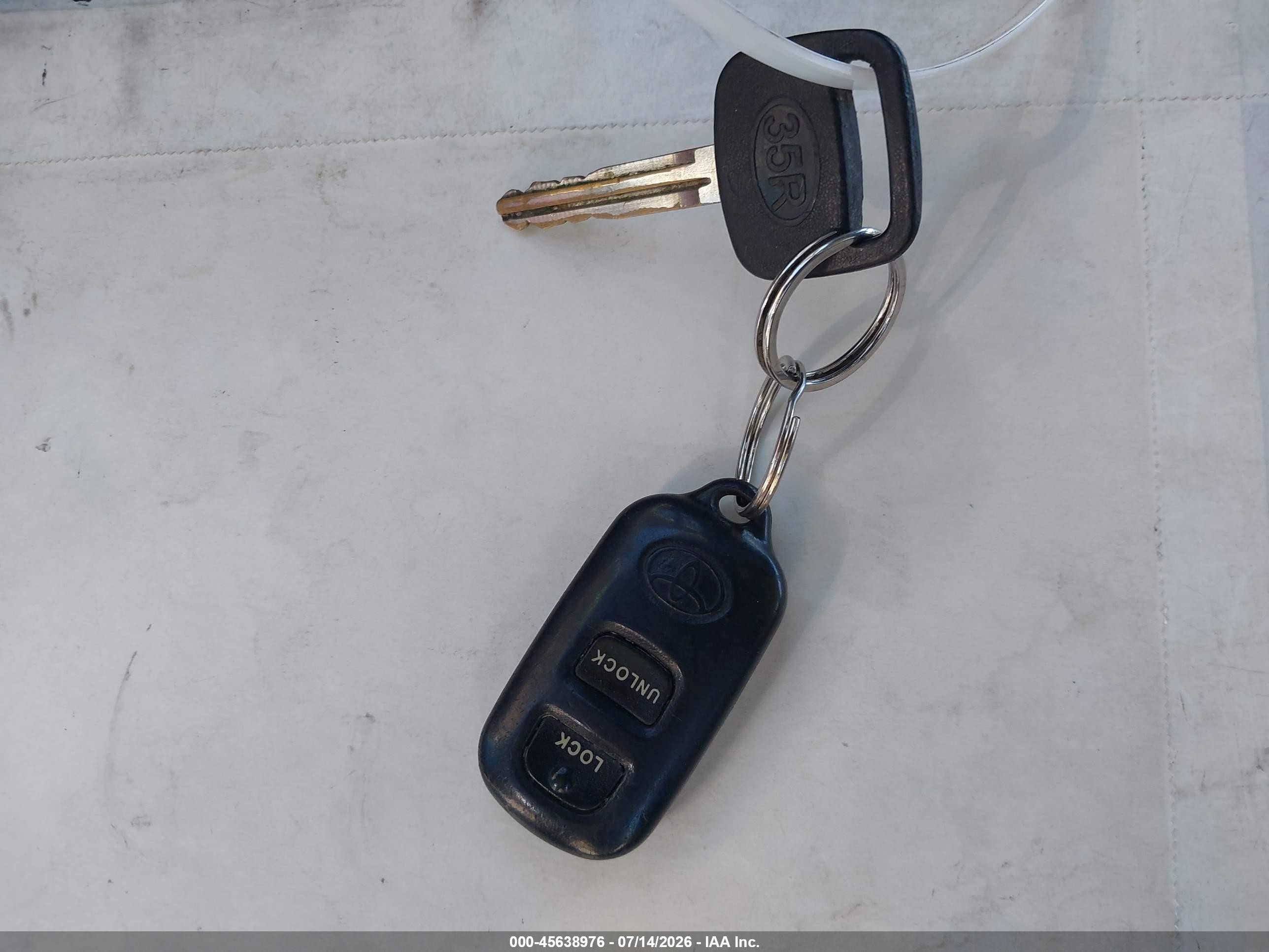 2004 Toyota Corolla Le Silver vin: 2T1BR32E34C225033