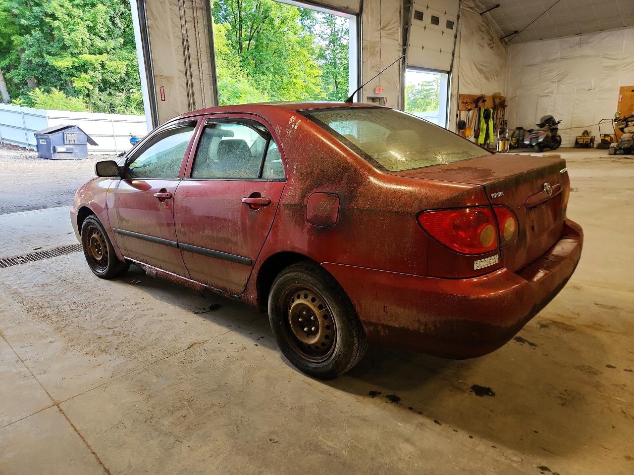 2005 Toyota Corolla Ce Red vin: 2T1BR32E35C336943