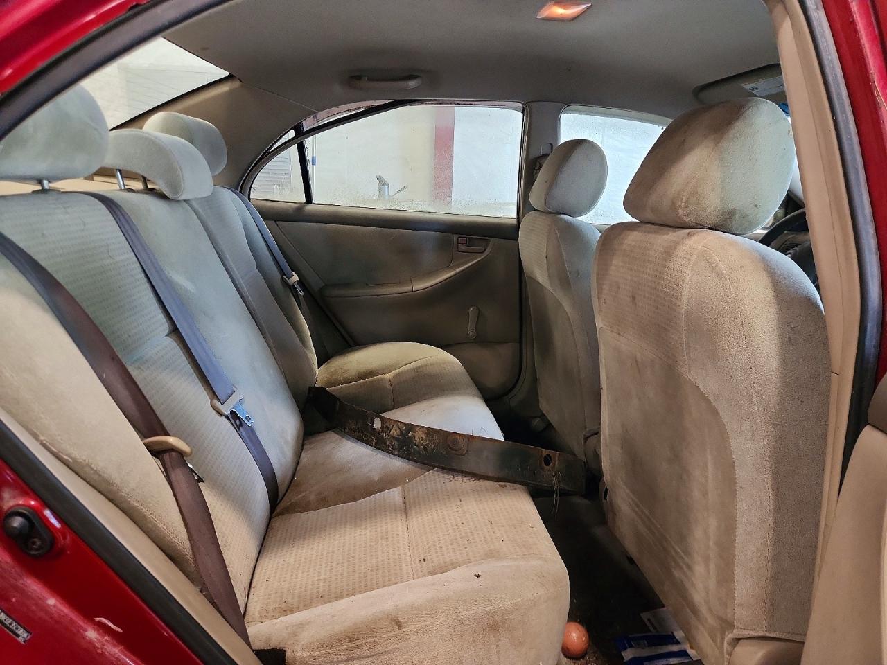2005 Toyota Corolla Ce Red vin: 2T1BR32E35C336943