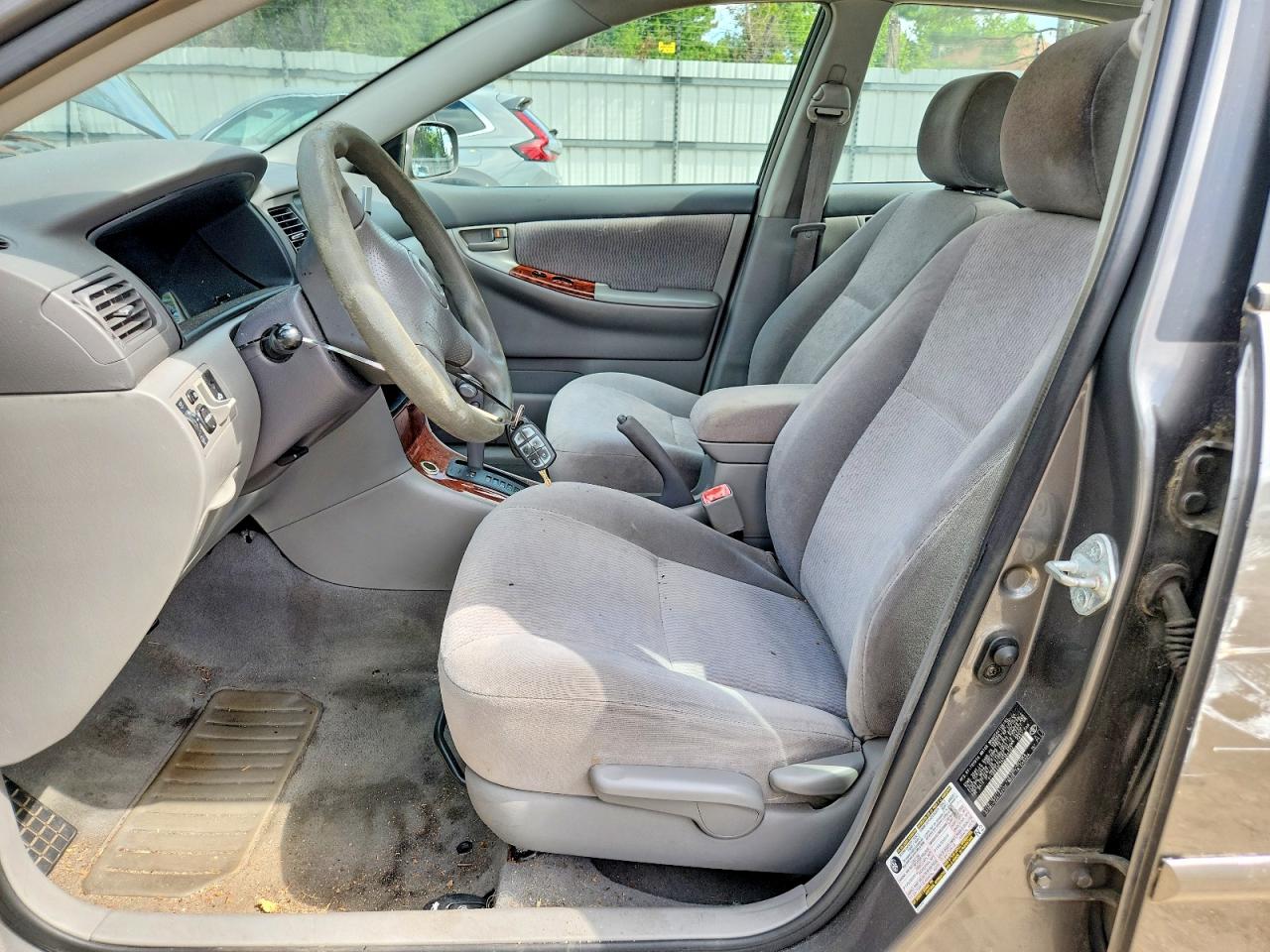 2005 Toyota Corolla Le Gray vin: 2T1BR32E35C364502