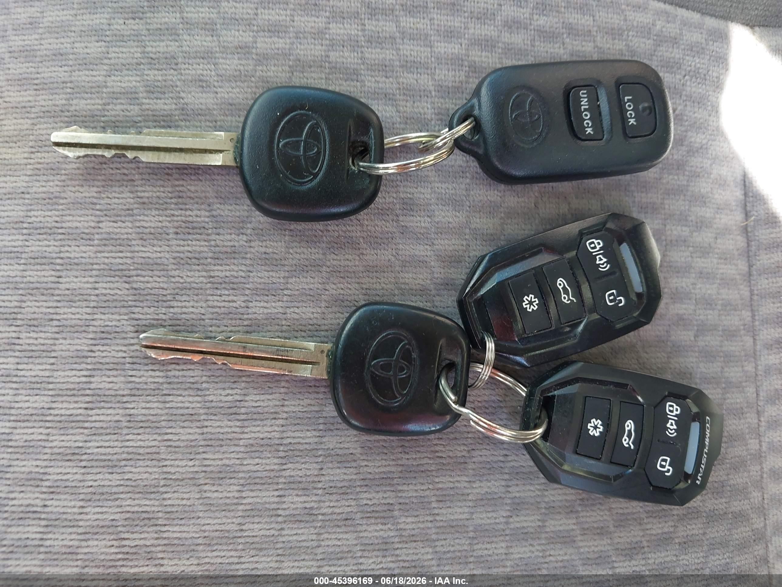 2005 Toyota Corolla Le Gray vin: 2T1BR32E35C452188