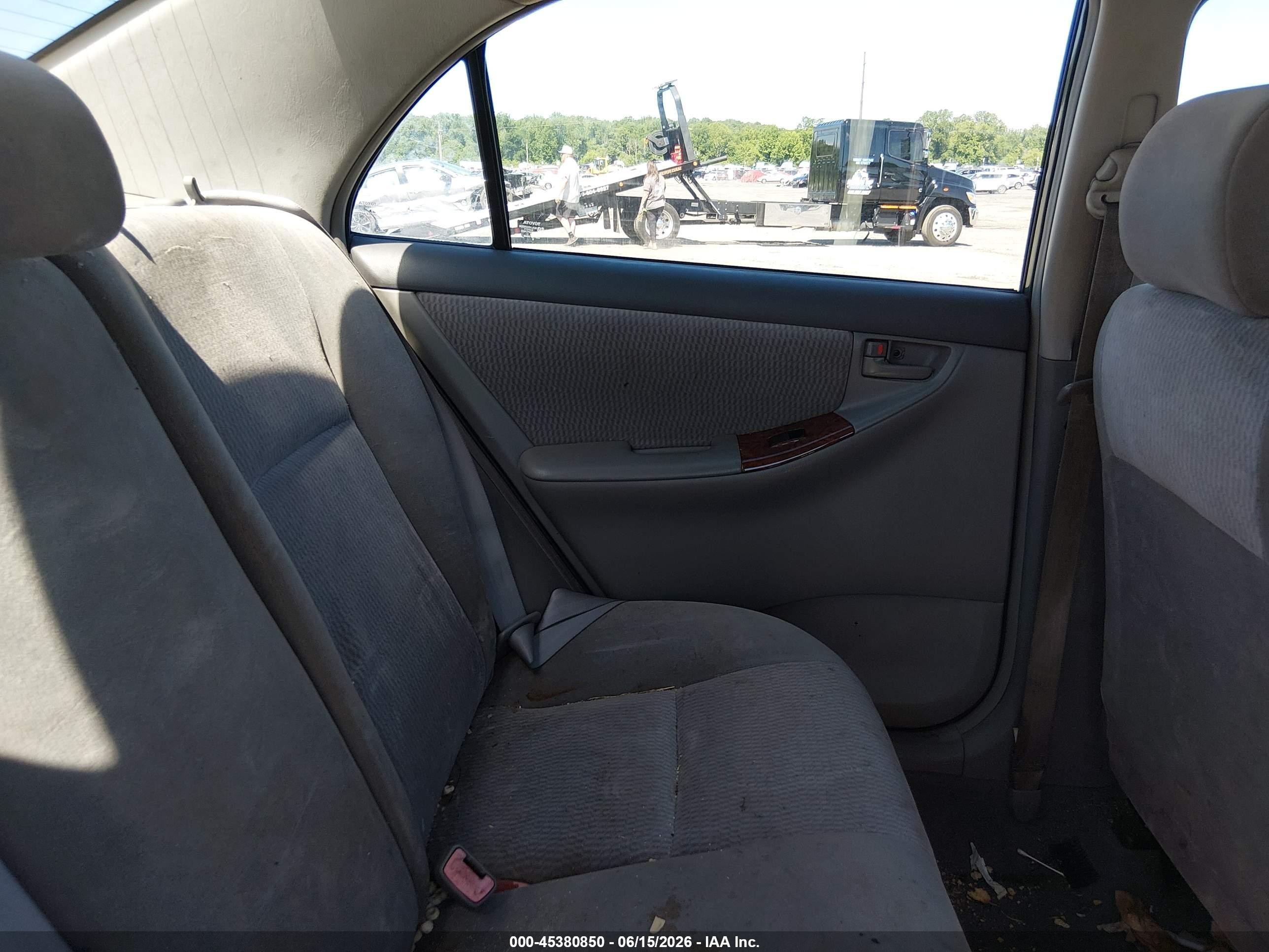 2005 Toyota Corolla Le Gray vin: 2T1BR32E35C456547