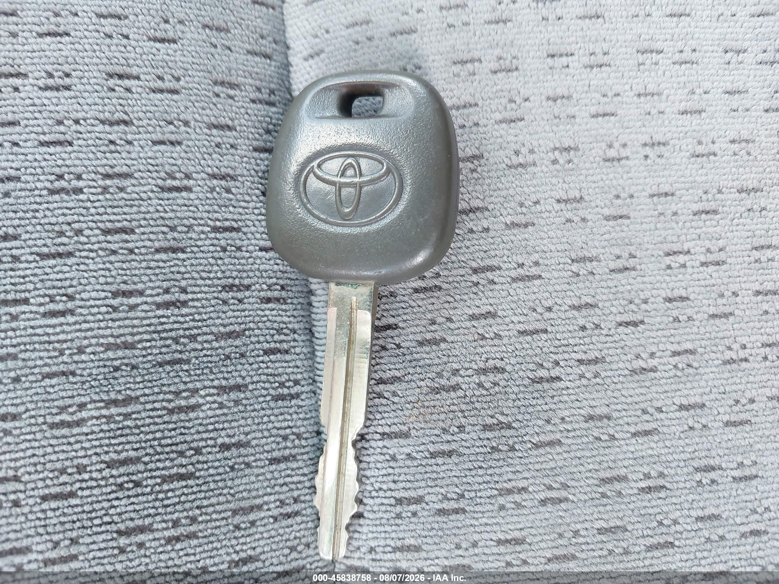 2008 Toyota Corolla Ce Silver vin: 2T1BR32E38C884204