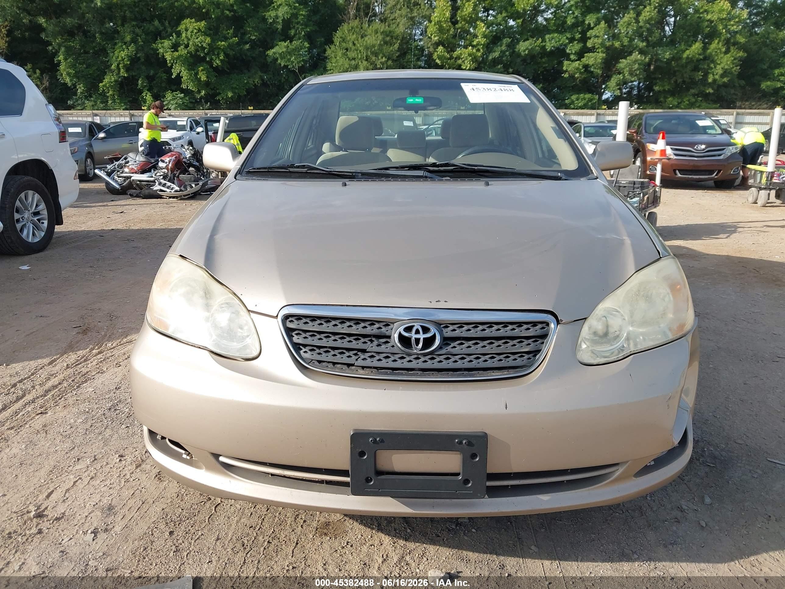 2008 Toyota Corolla Le Gold vin: 2T1BR32E38C904564