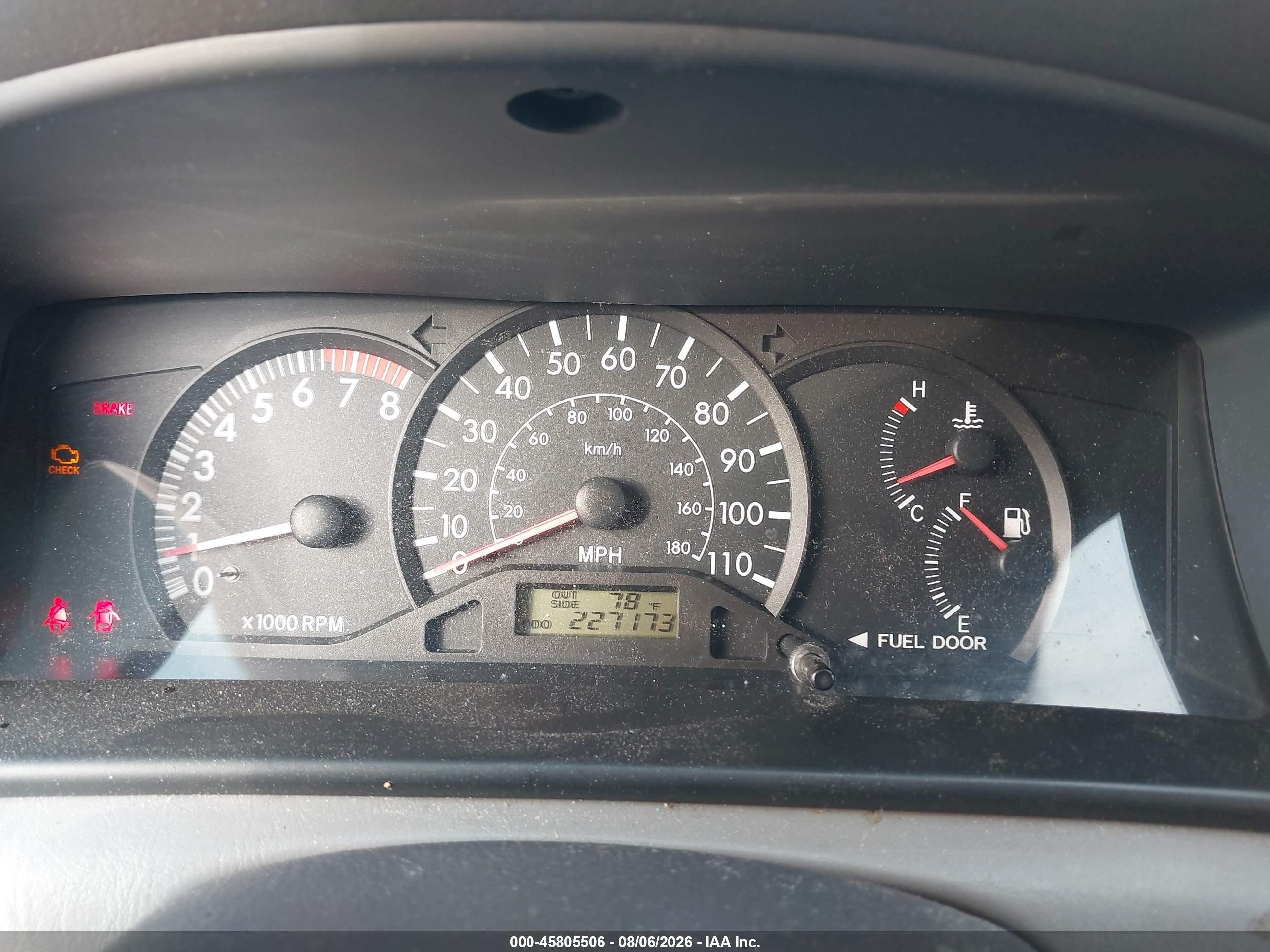 2003 Toyota Corolla Ce Silver vin: 2T1BR32E43C024322