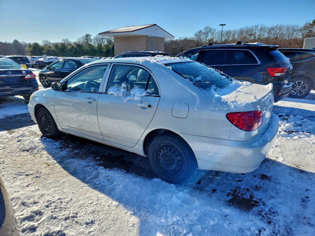 2004 Toyota Corolla Ce White vin: 2T1BR32E44C187490