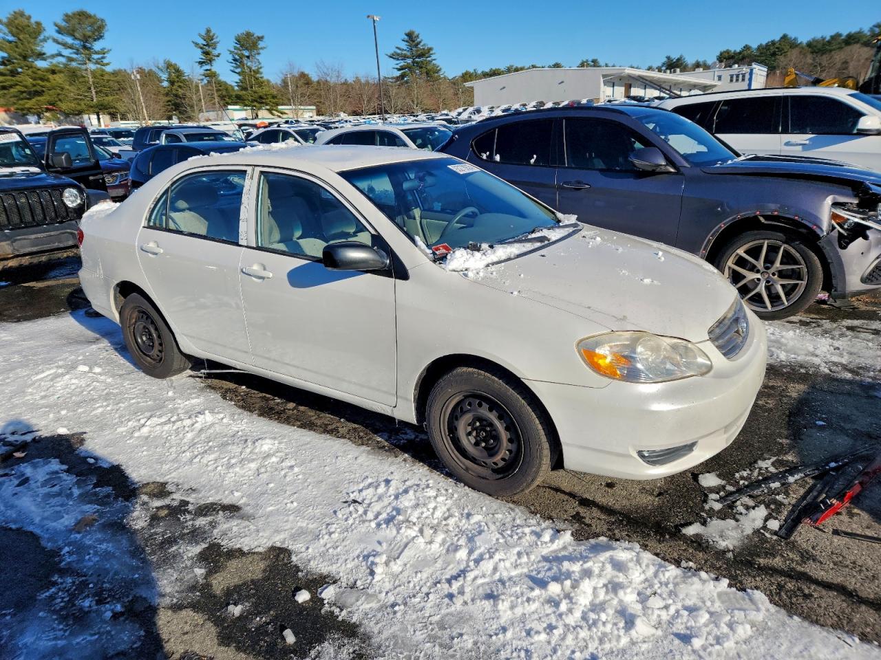 2004 Toyota Corolla Ce White vin: 2T1BR32E44C187490