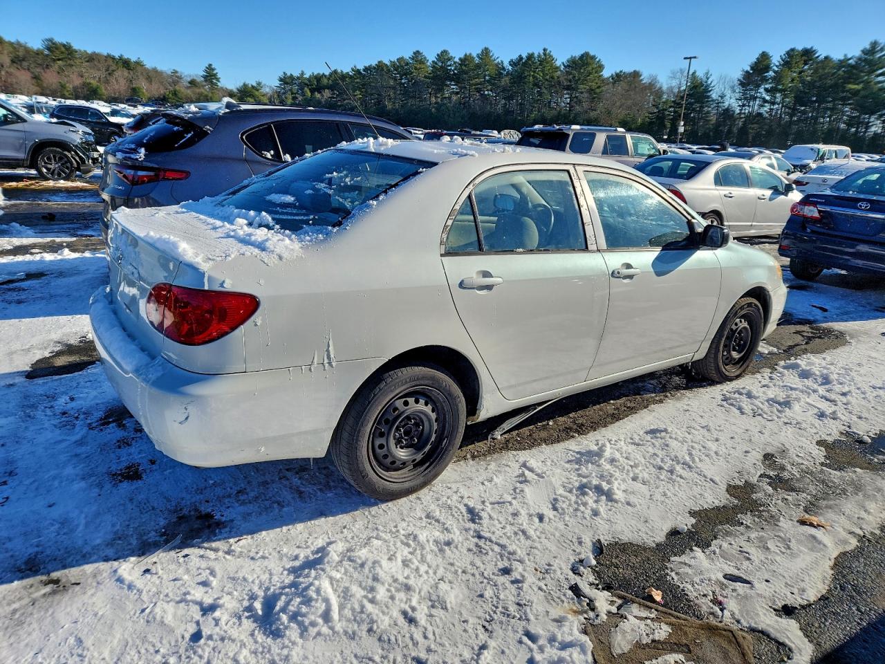 2004 Toyota Corolla Ce White vin: 2T1BR32E44C187490