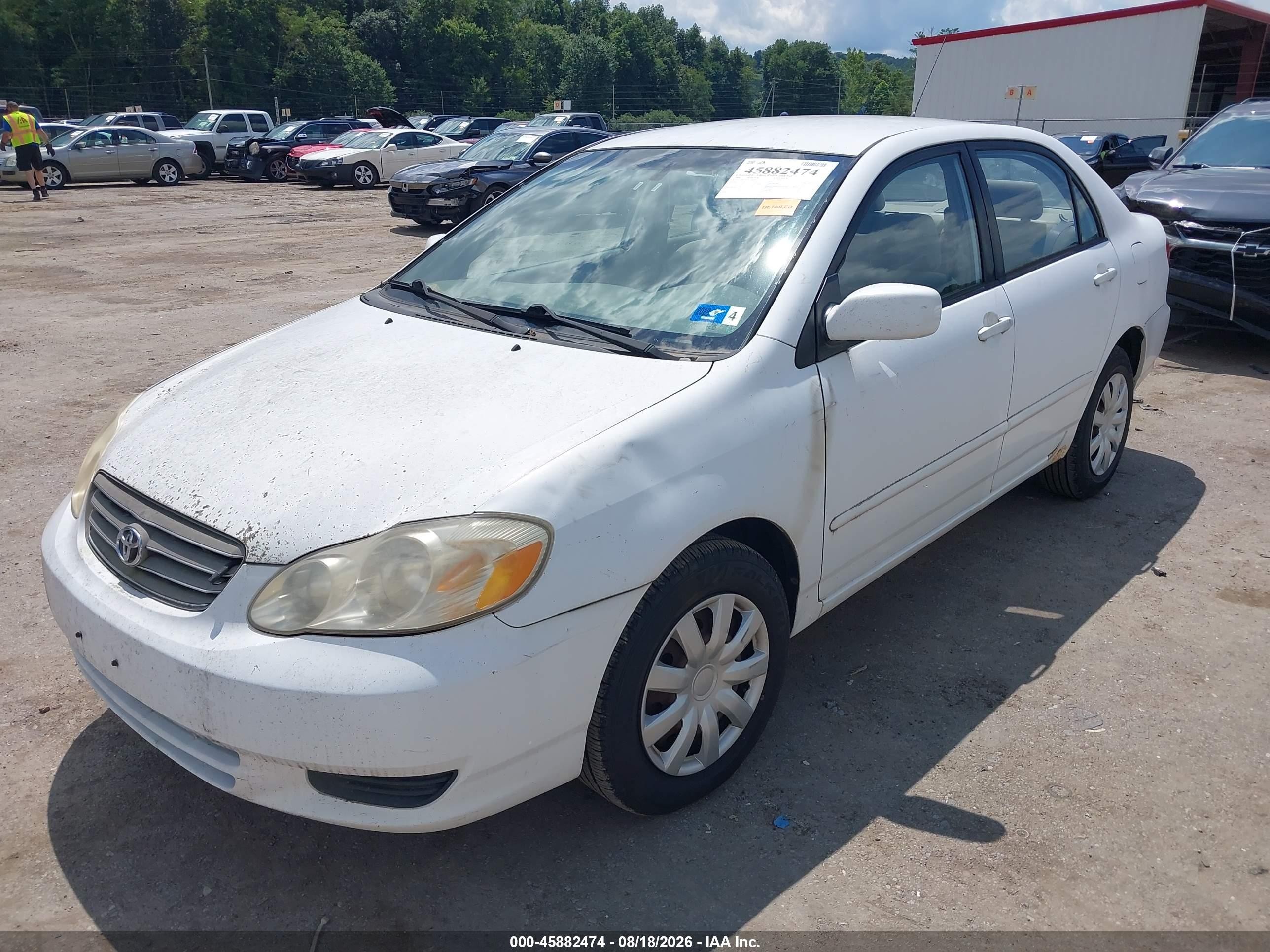 2004 Toyota Corolla Le White vin: 2T1BR32E44C246795