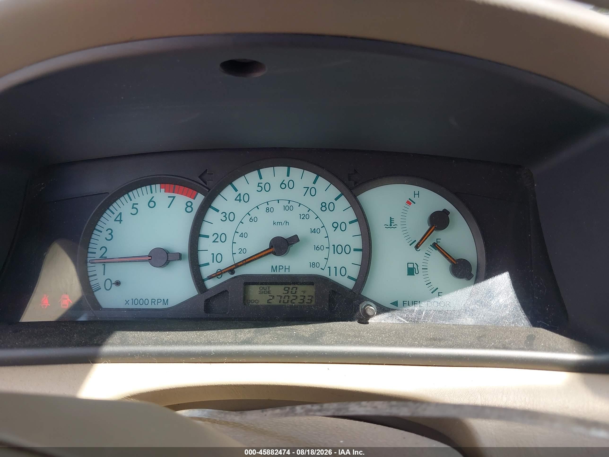 2004 Toyota Corolla Le White vin: 2T1BR32E44C246795