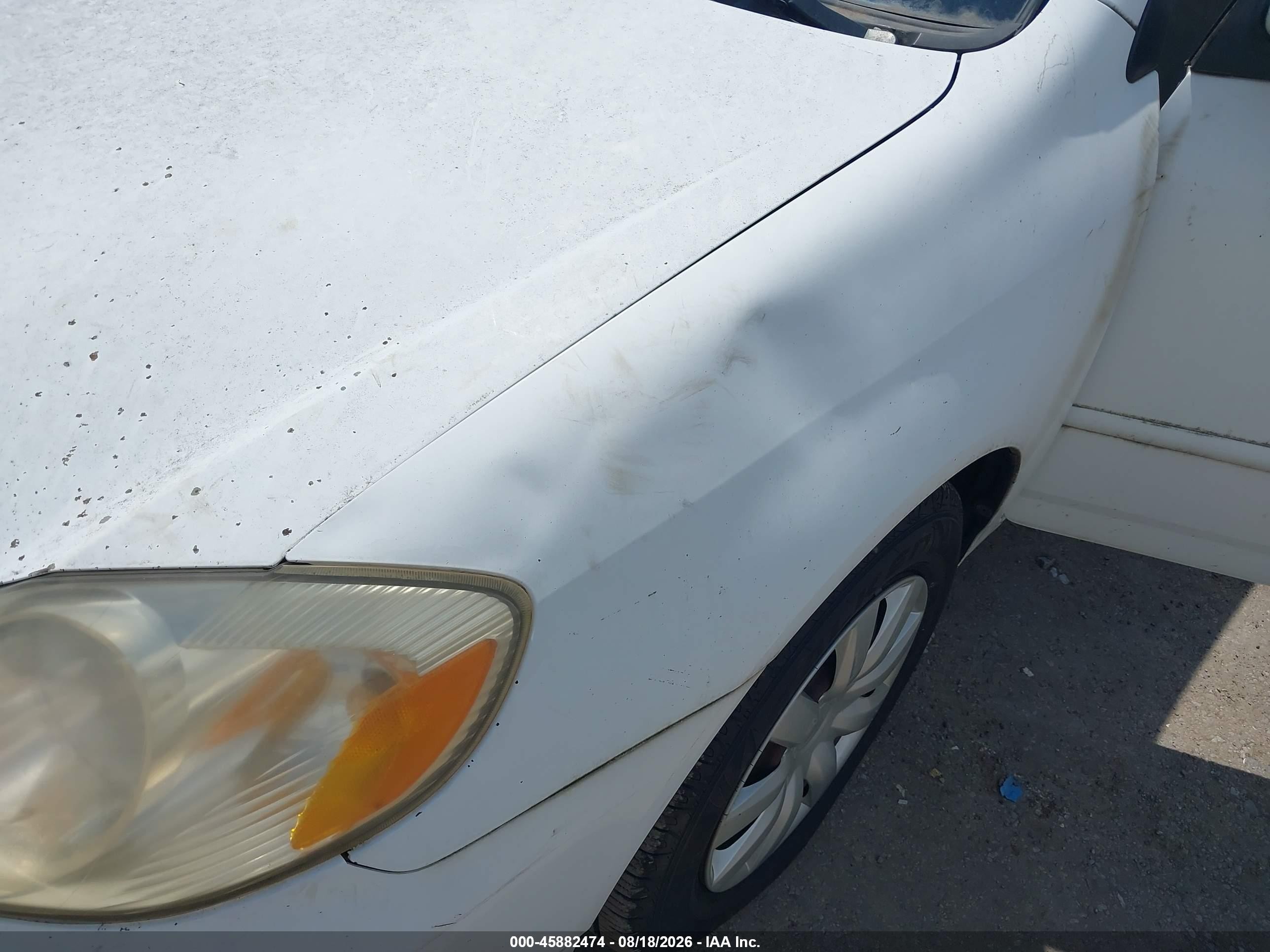 2004 Toyota Corolla Le White vin: 2T1BR32E44C246795