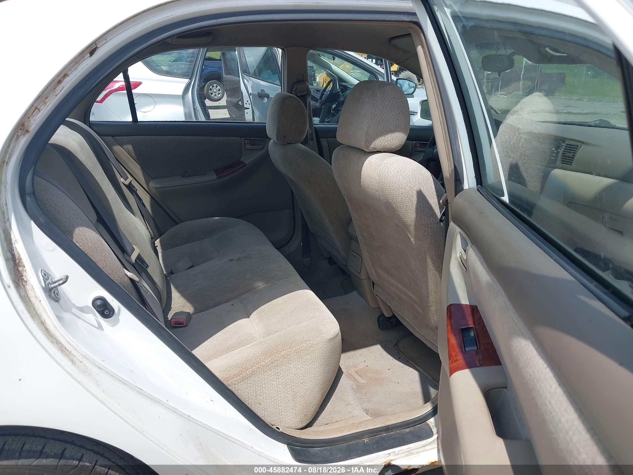 2004 Toyota Corolla Le White vin: 2T1BR32E44C246795