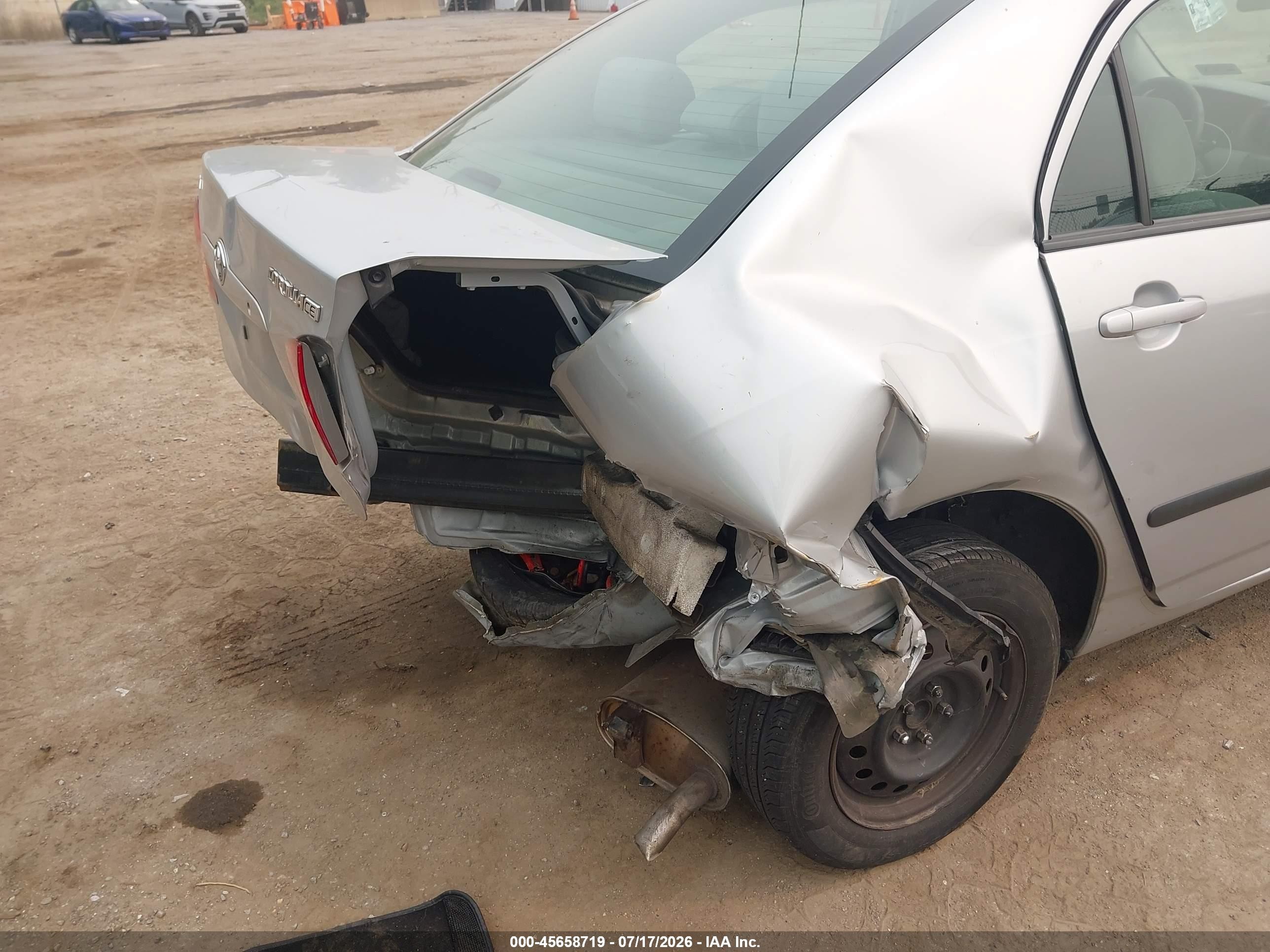 2005 Toyota Corolla Ce Silver vin: 2T1BR32E45C554552