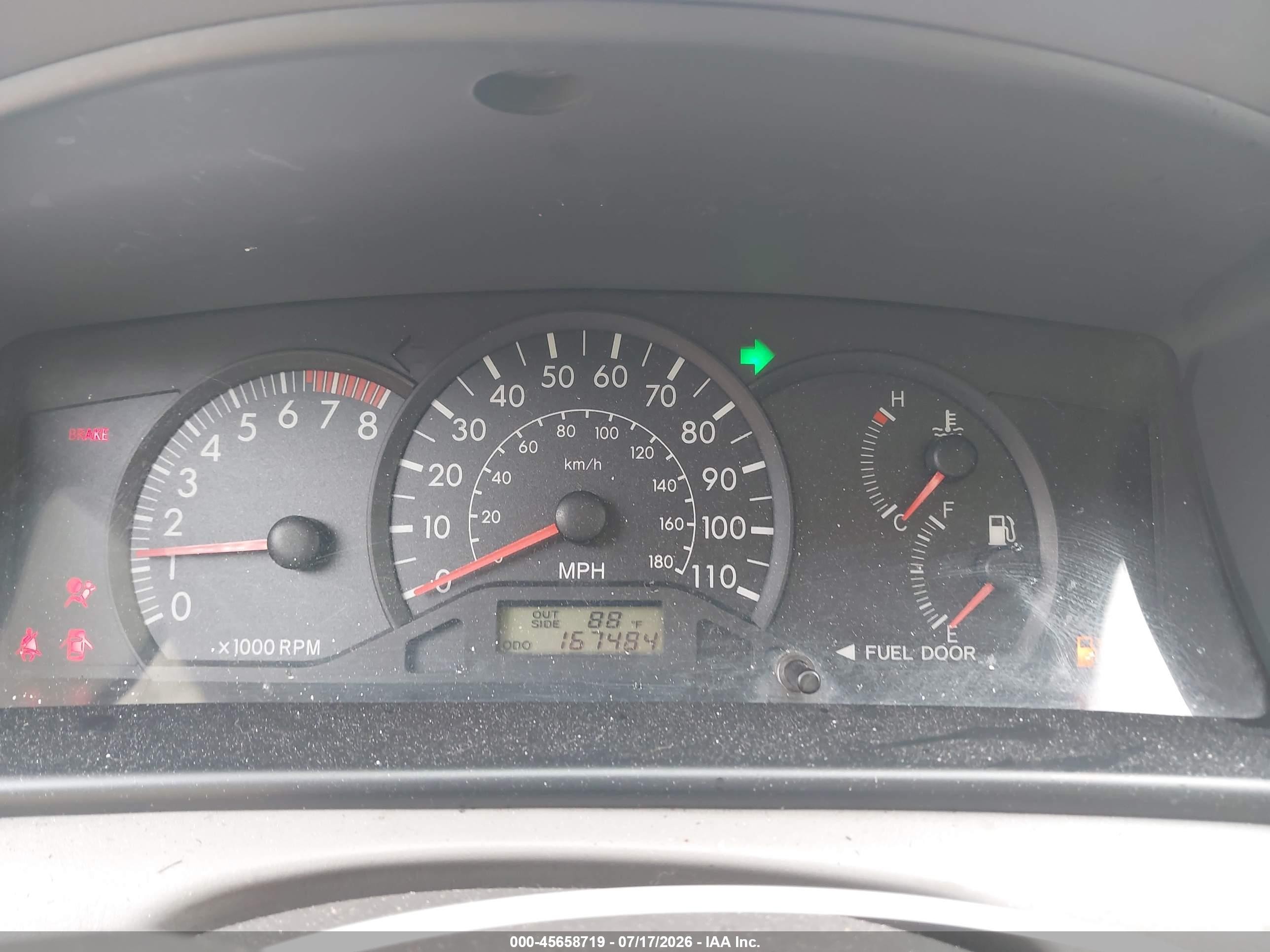 2005 Toyota Corolla Ce Silver vin: 2T1BR32E45C554552