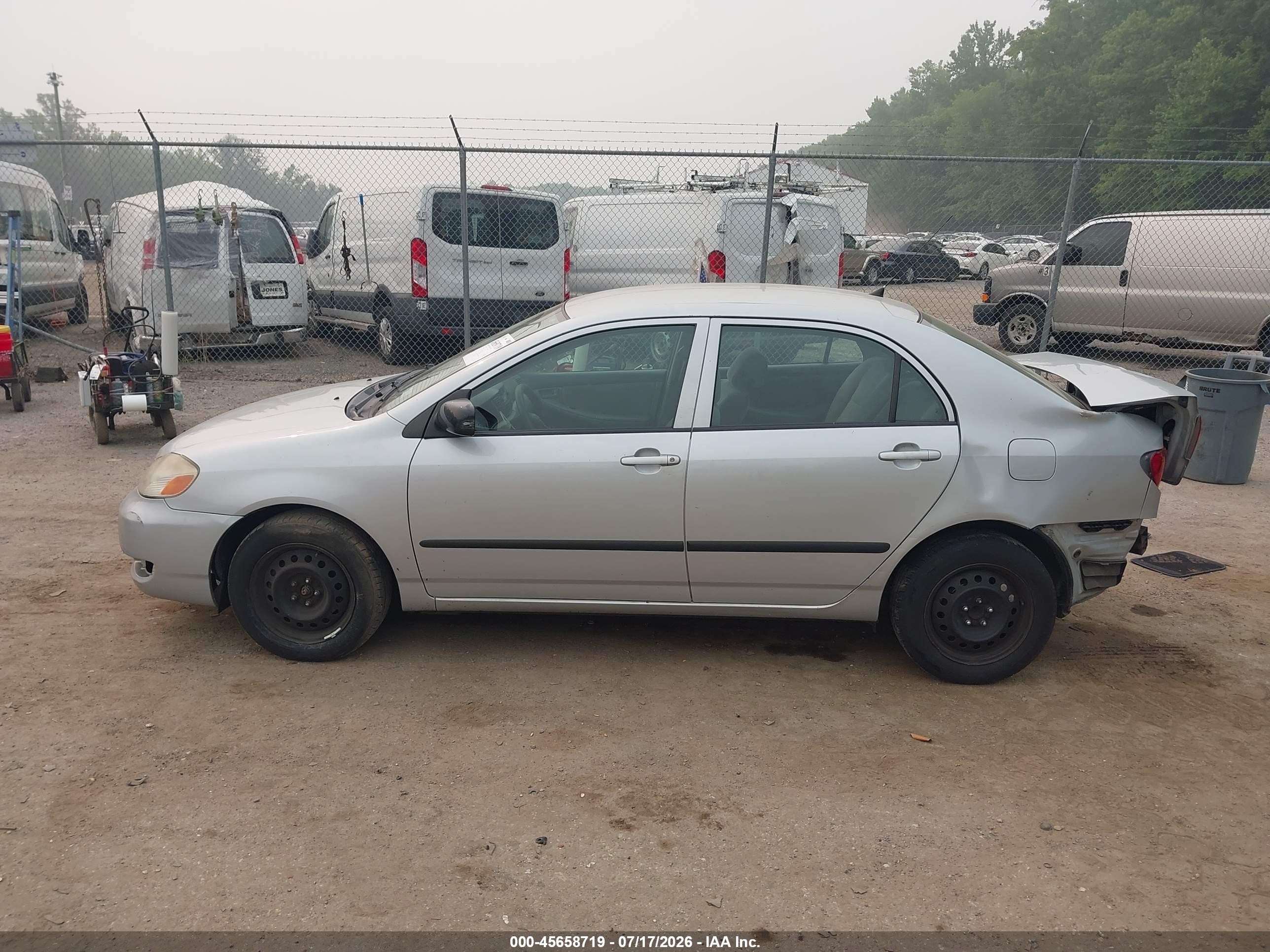 2005 Toyota Corolla Ce Silver vin: 2T1BR32E45C554552