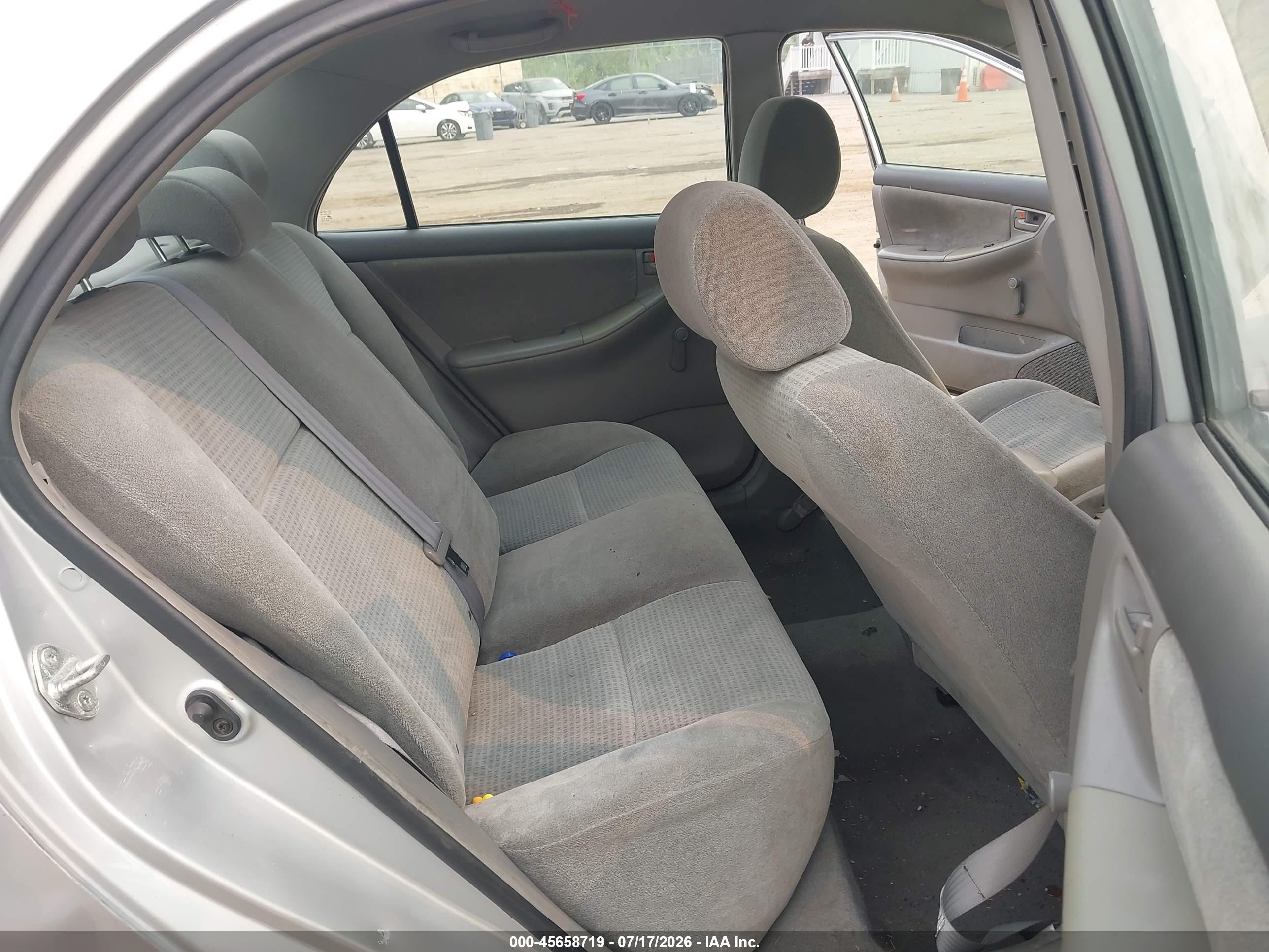 2005 Toyota Corolla Ce Silver vin: 2T1BR32E45C554552