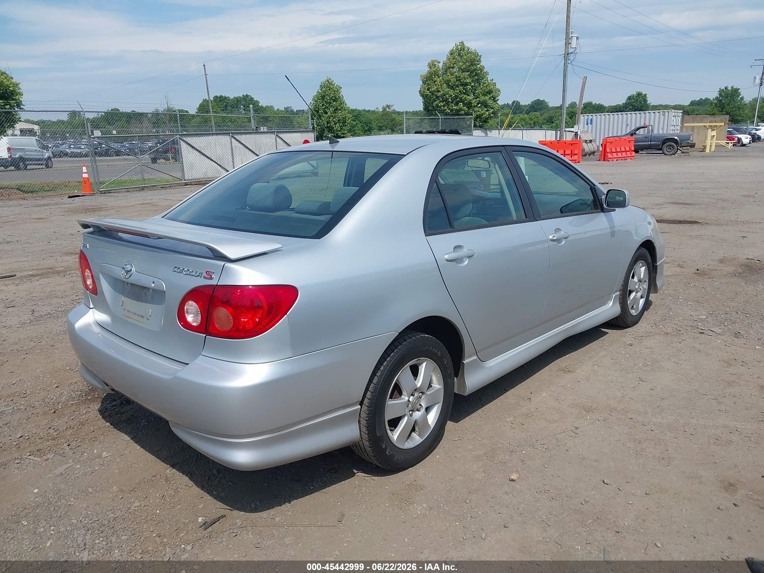 2007 Toyota Corolla S Silver vin: 2T1BR32E47C772932