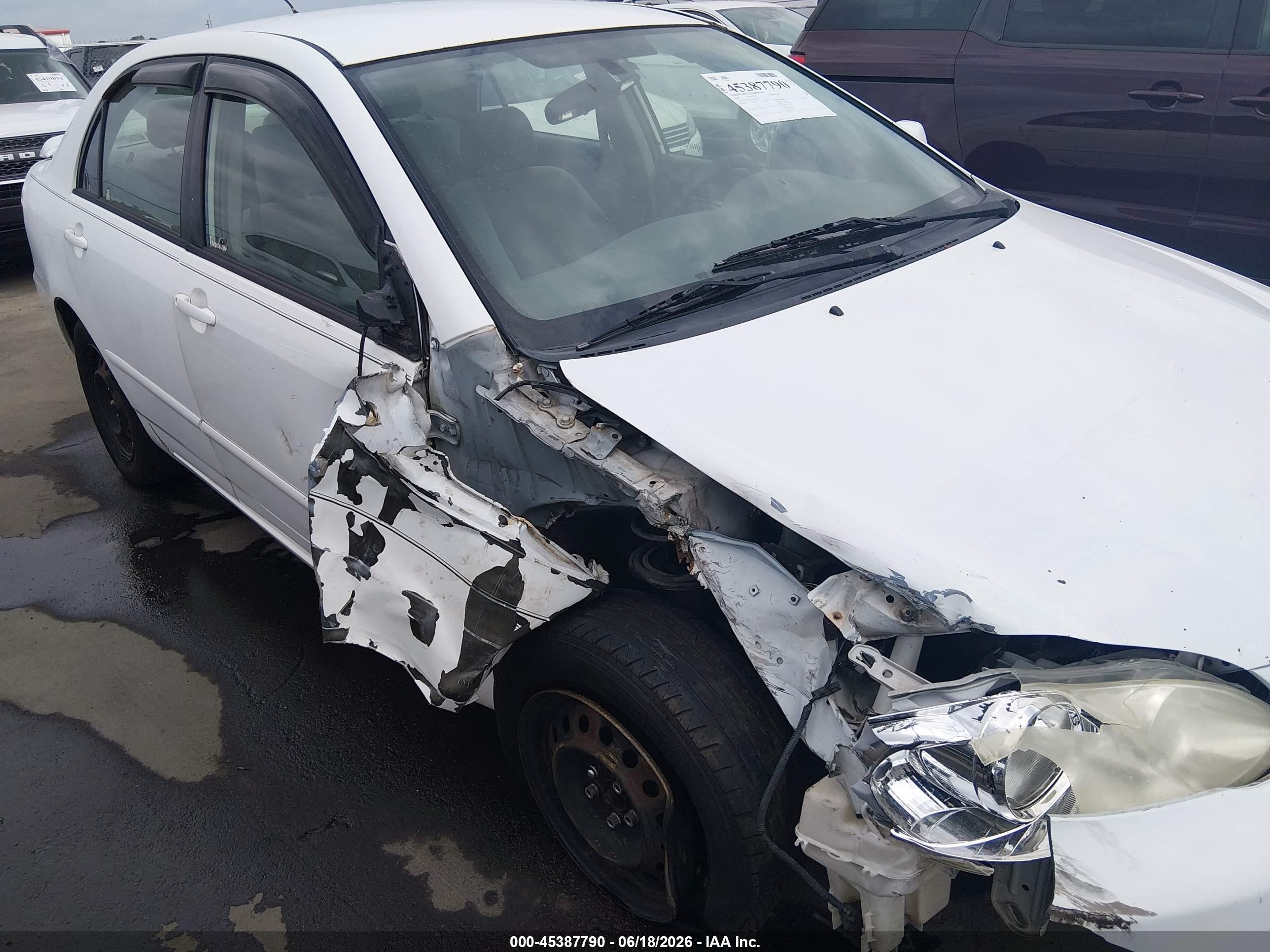 2008 Toyota Corolla Le White vin: 2T1BR32E48C861790