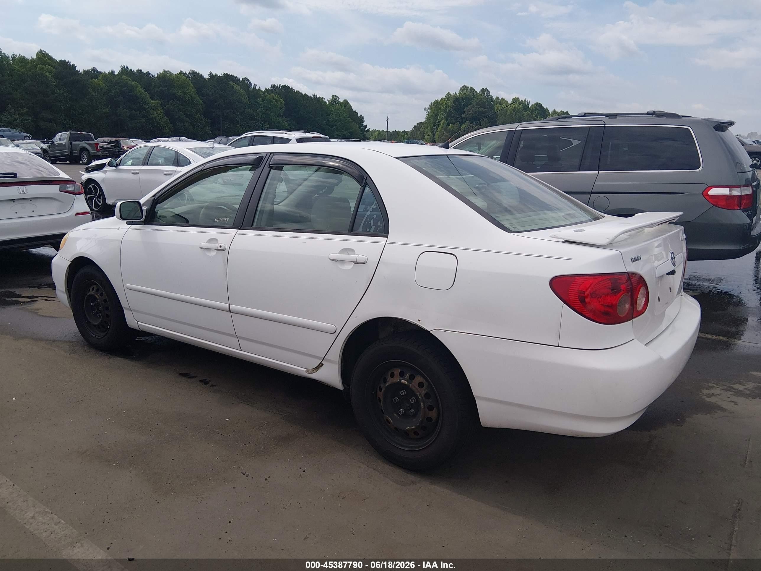 2008 Toyota Corolla Le White vin: 2T1BR32E48C861790