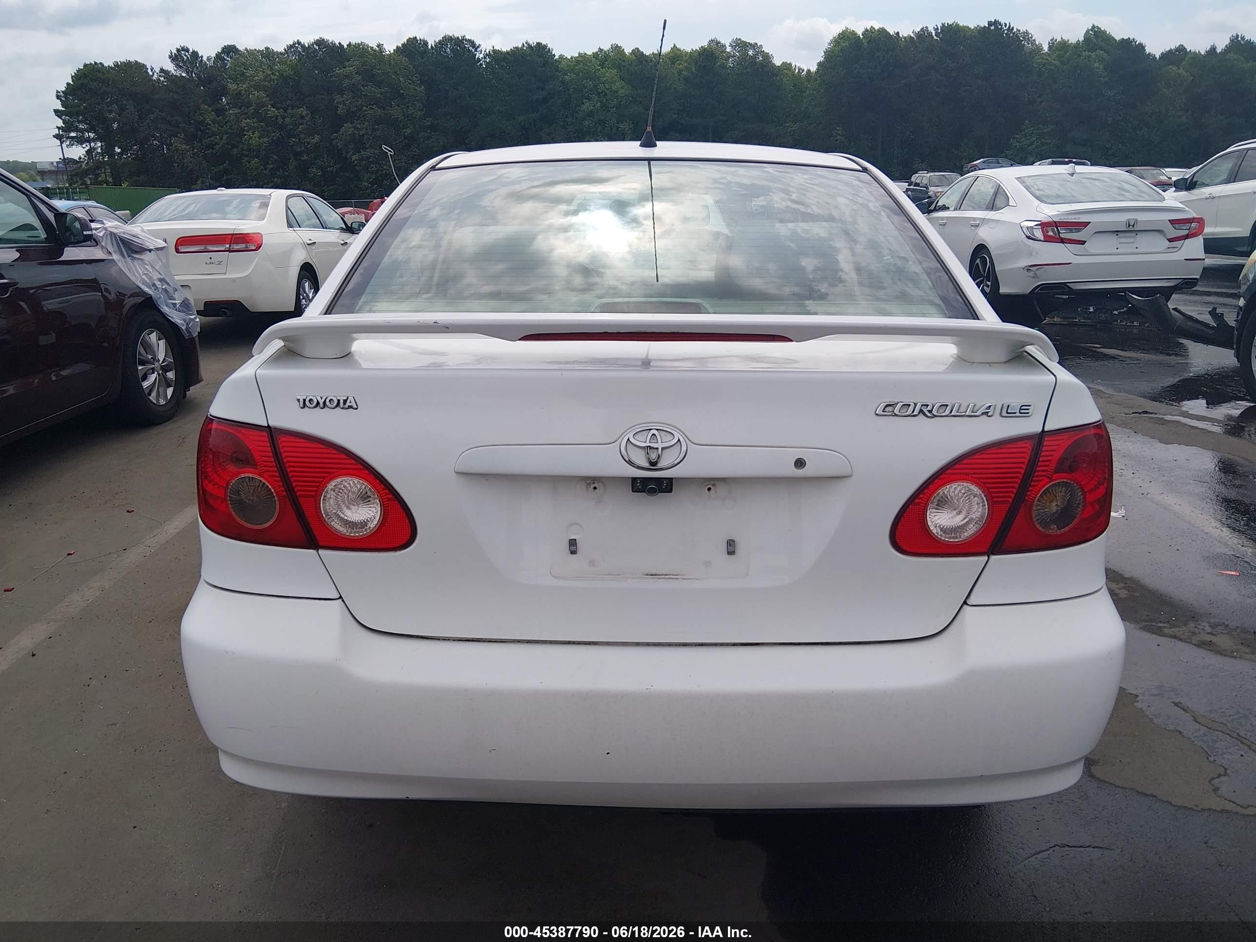 2008 Toyota Corolla Le White vin: 2T1BR32E48C861790