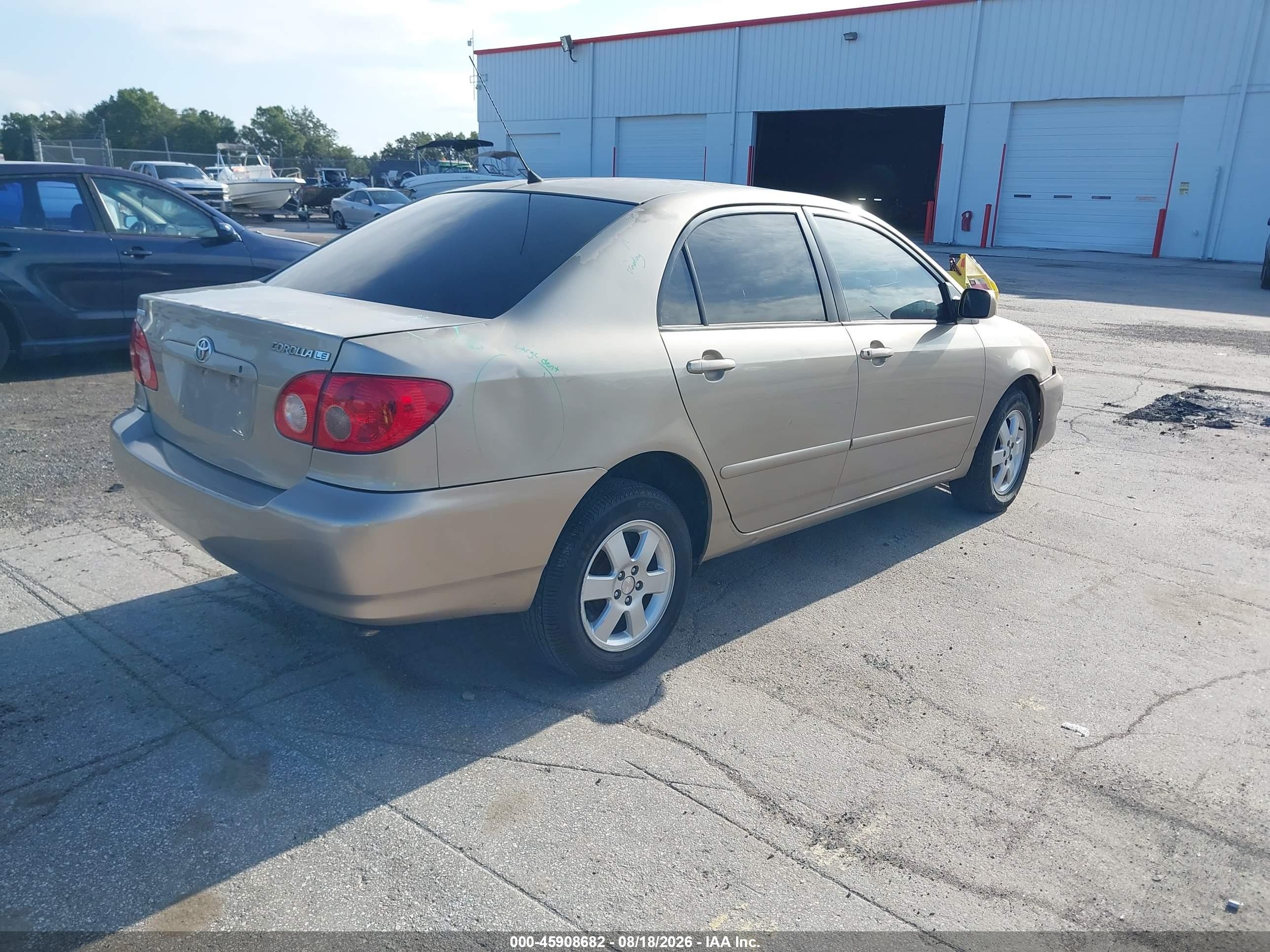 2008 Toyota Corolla Le Gold vin: 2T1BR32E48C895048