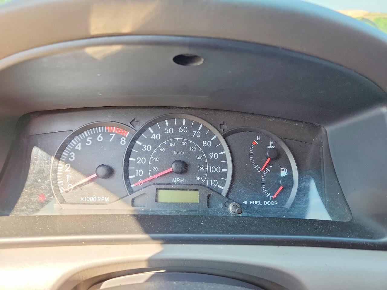 2003 Toyota Corolla Ce White vin: 2T1BR32E53C161981
