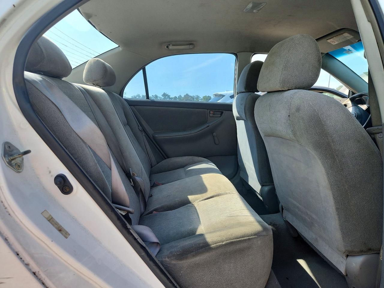 2003 Toyota Corolla Ce White vin: 2T1BR32E53C161981