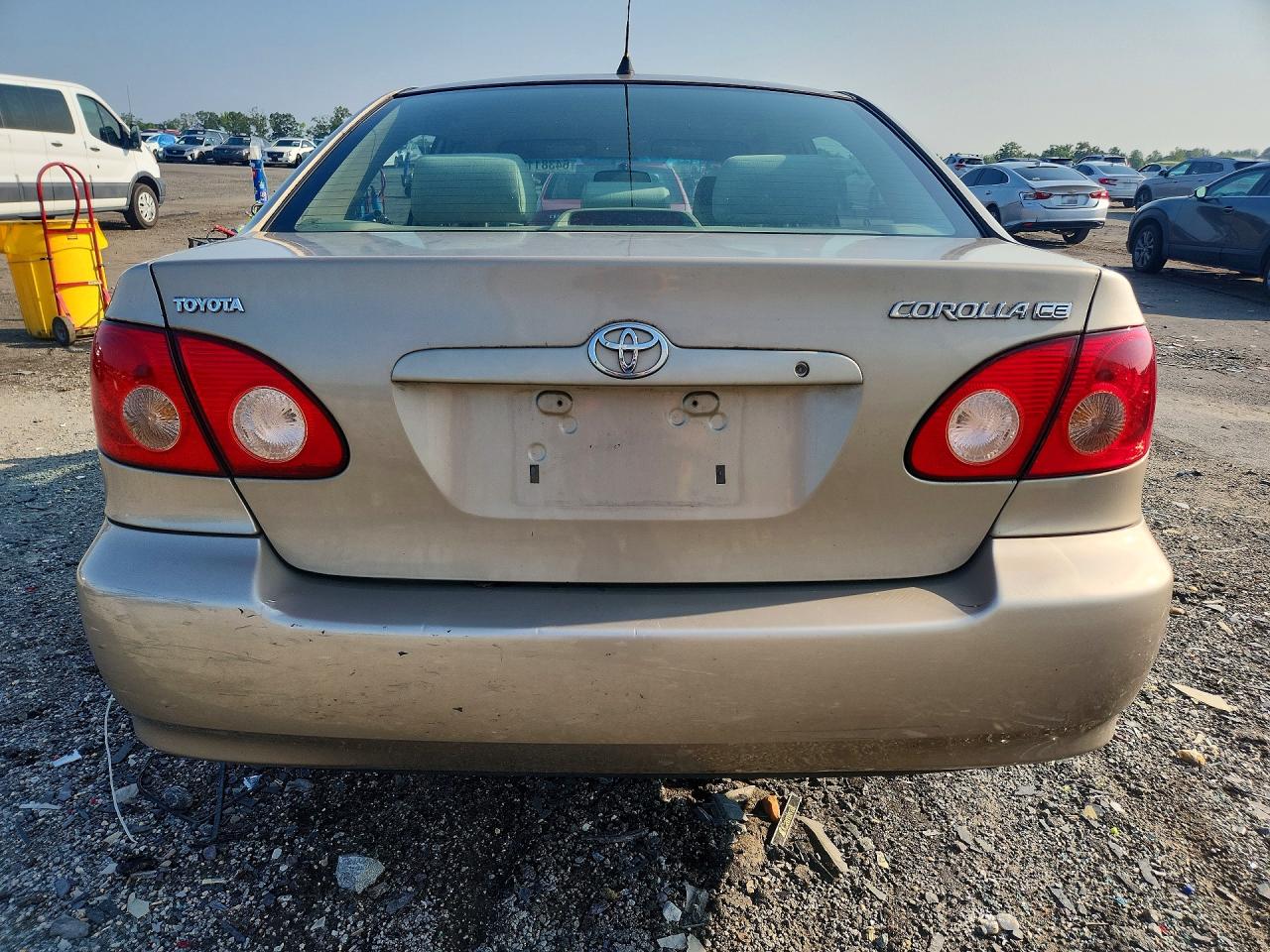 2005 Toyota Corolla Ce Бежевый vin: 2T1BR32E55C352495