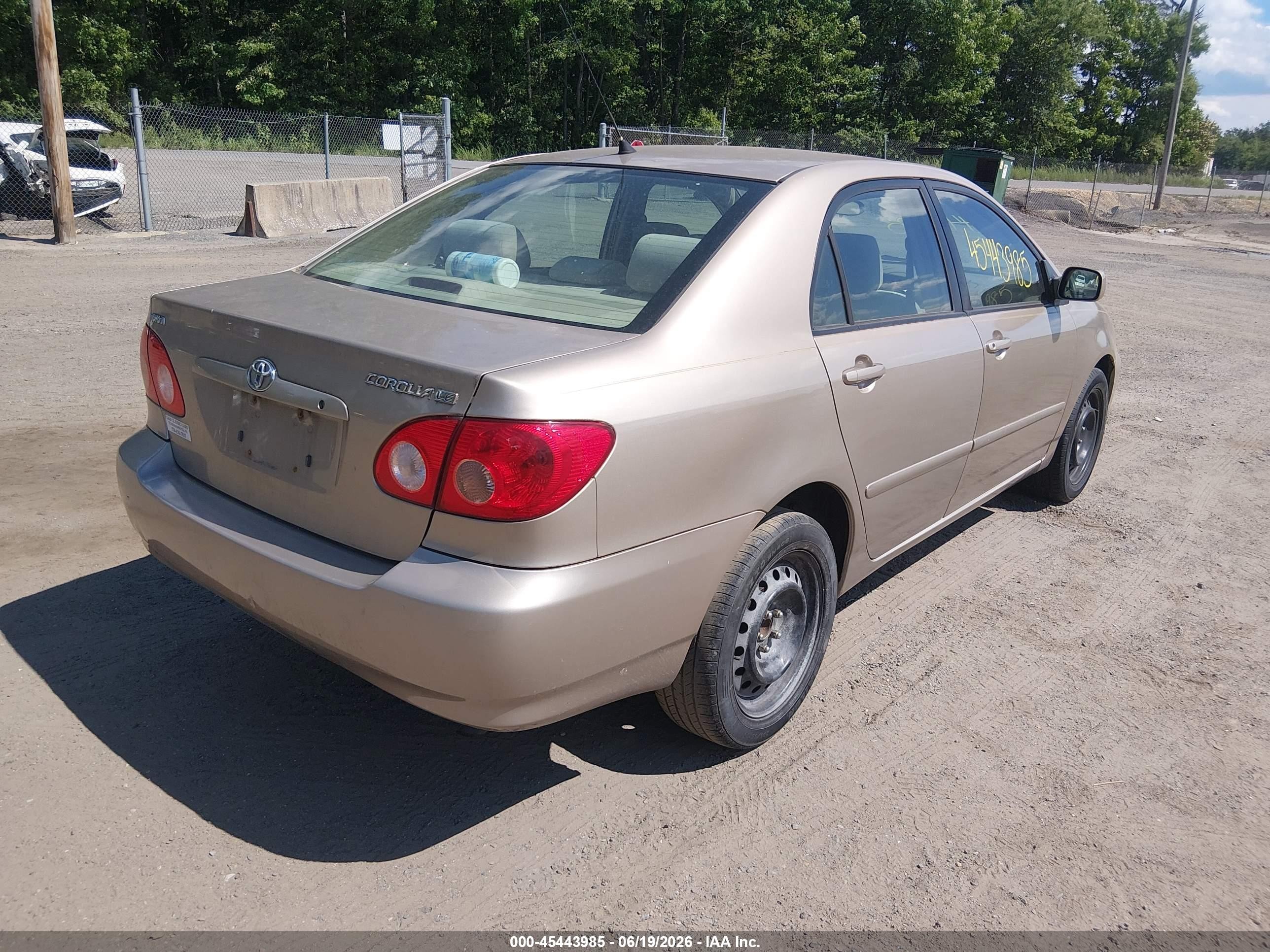 2005 Toyota Corolla Le Gold vin: 2T1BR32E55C483992