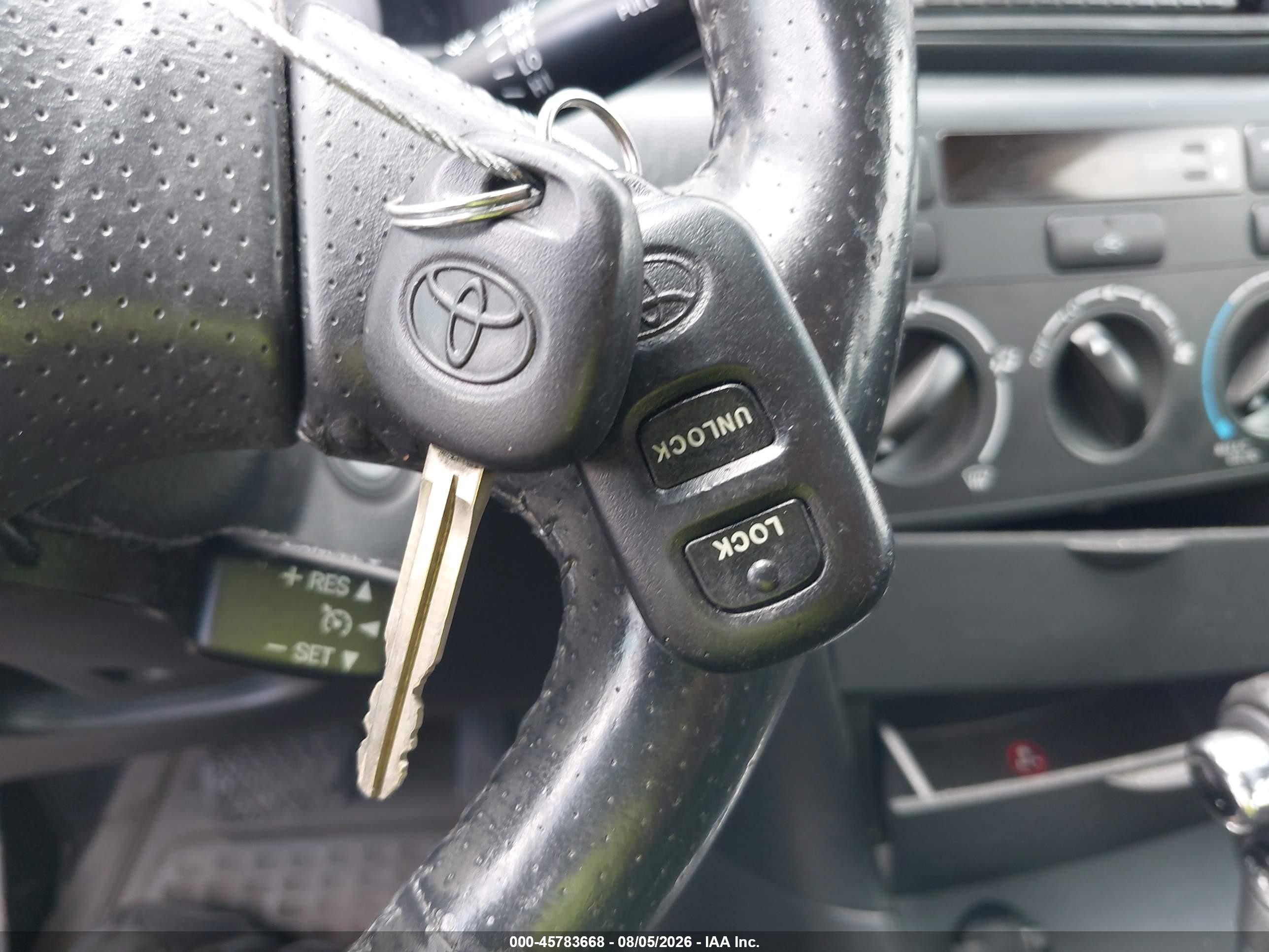2005 Toyota Corolla S Красный vin: 2T1BR32E55C502332