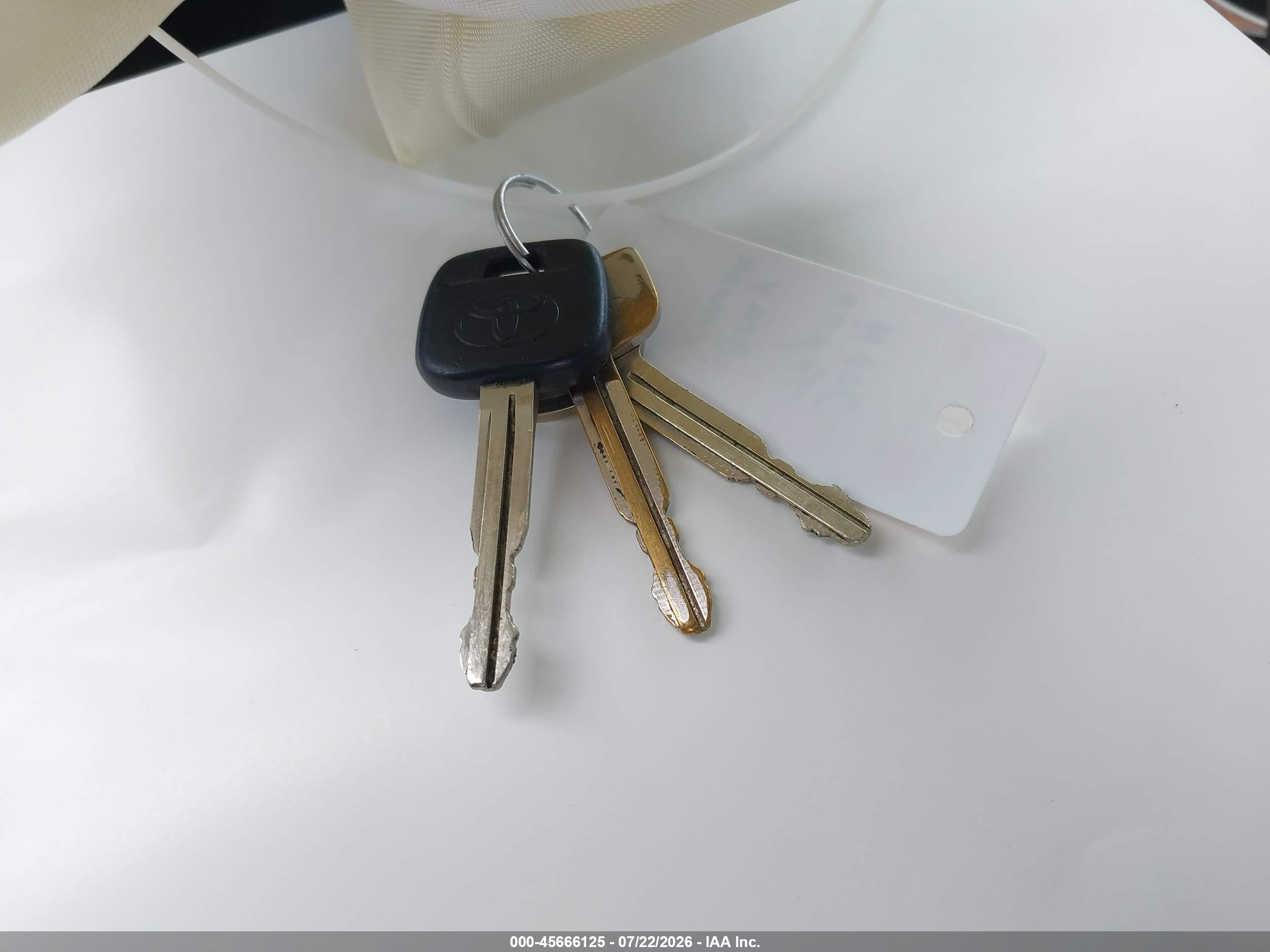 2006 Toyota Corolla Le Silver vin: 2T1BR32E56C709952