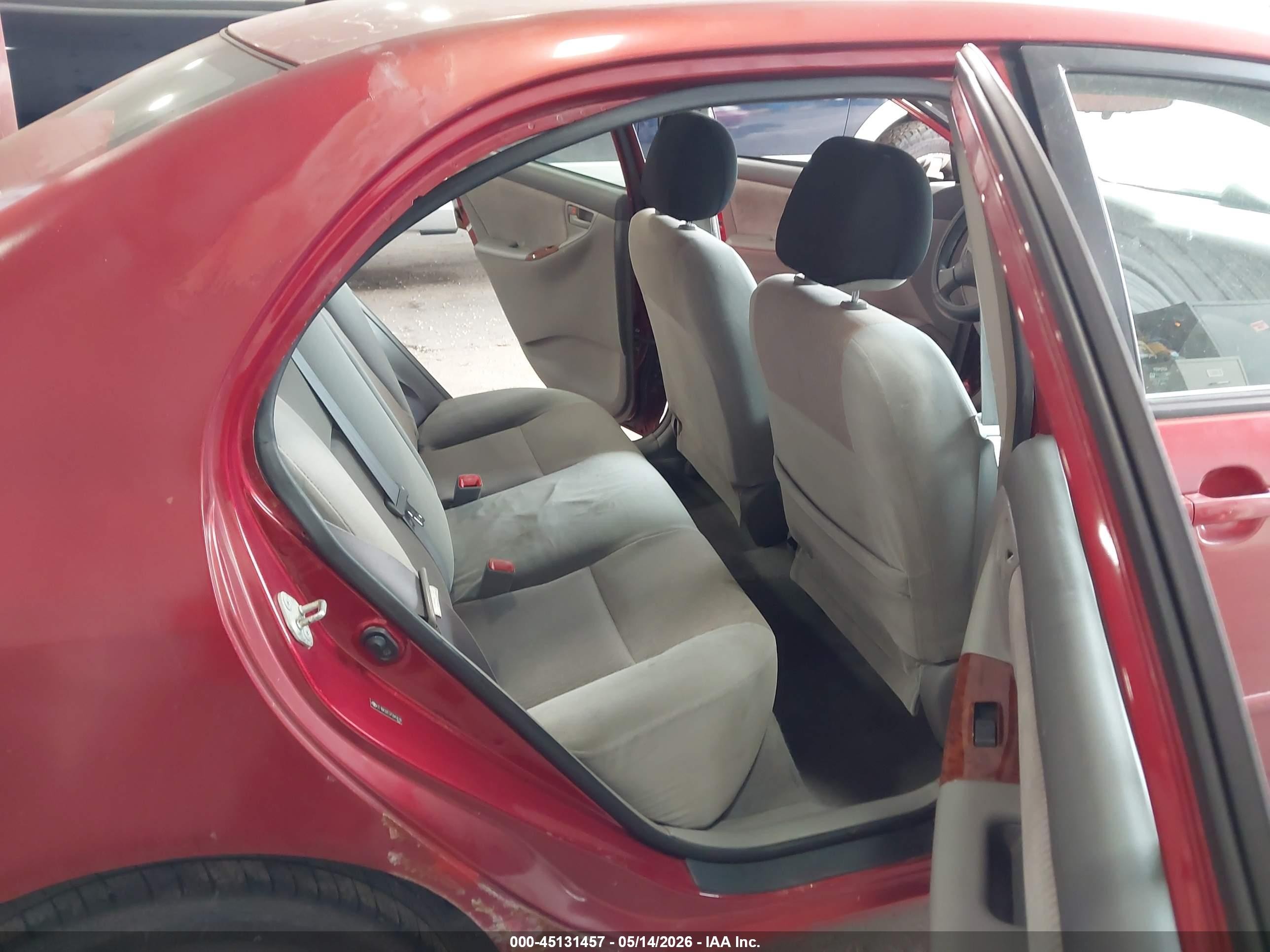 2007 Toyota Corolla Le Red vin: 2T1BR32E57C845614