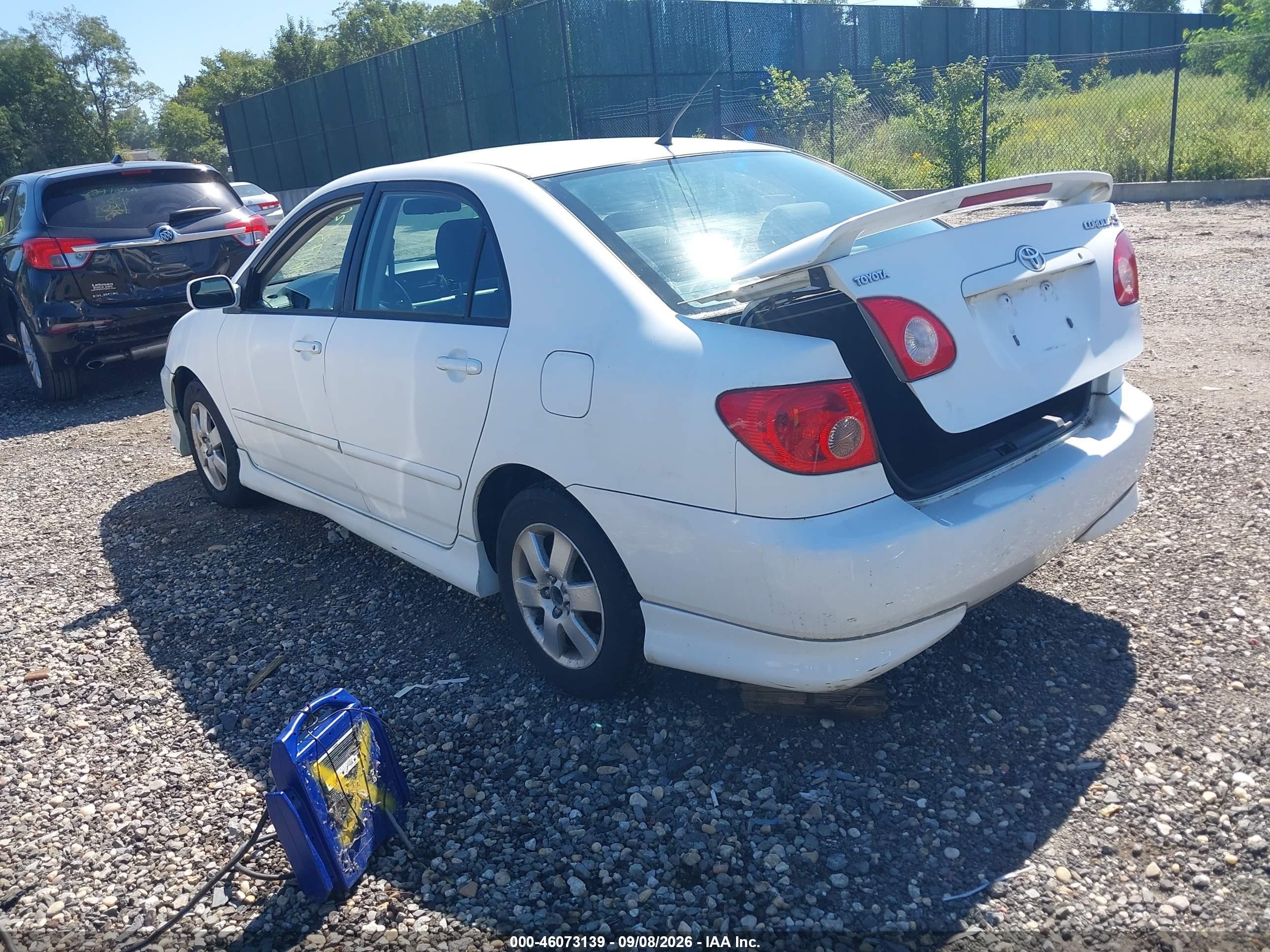 2008 Toyota Corolla S White vin: 2T1BR32E58C905005