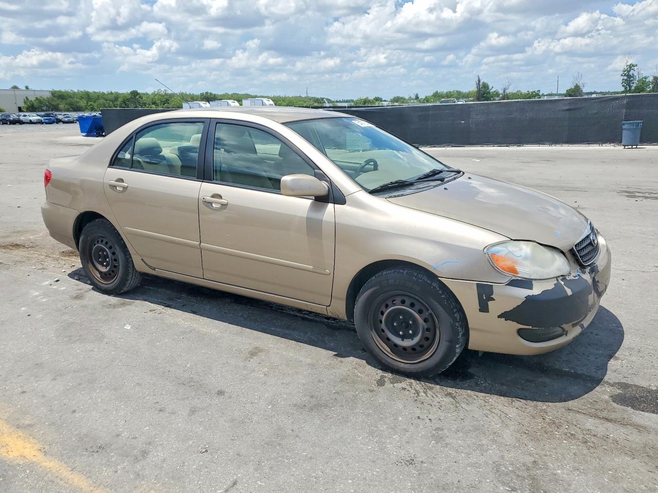 2008 Toyota Corolla Le Gold vin: 2T1BR32E58C907403