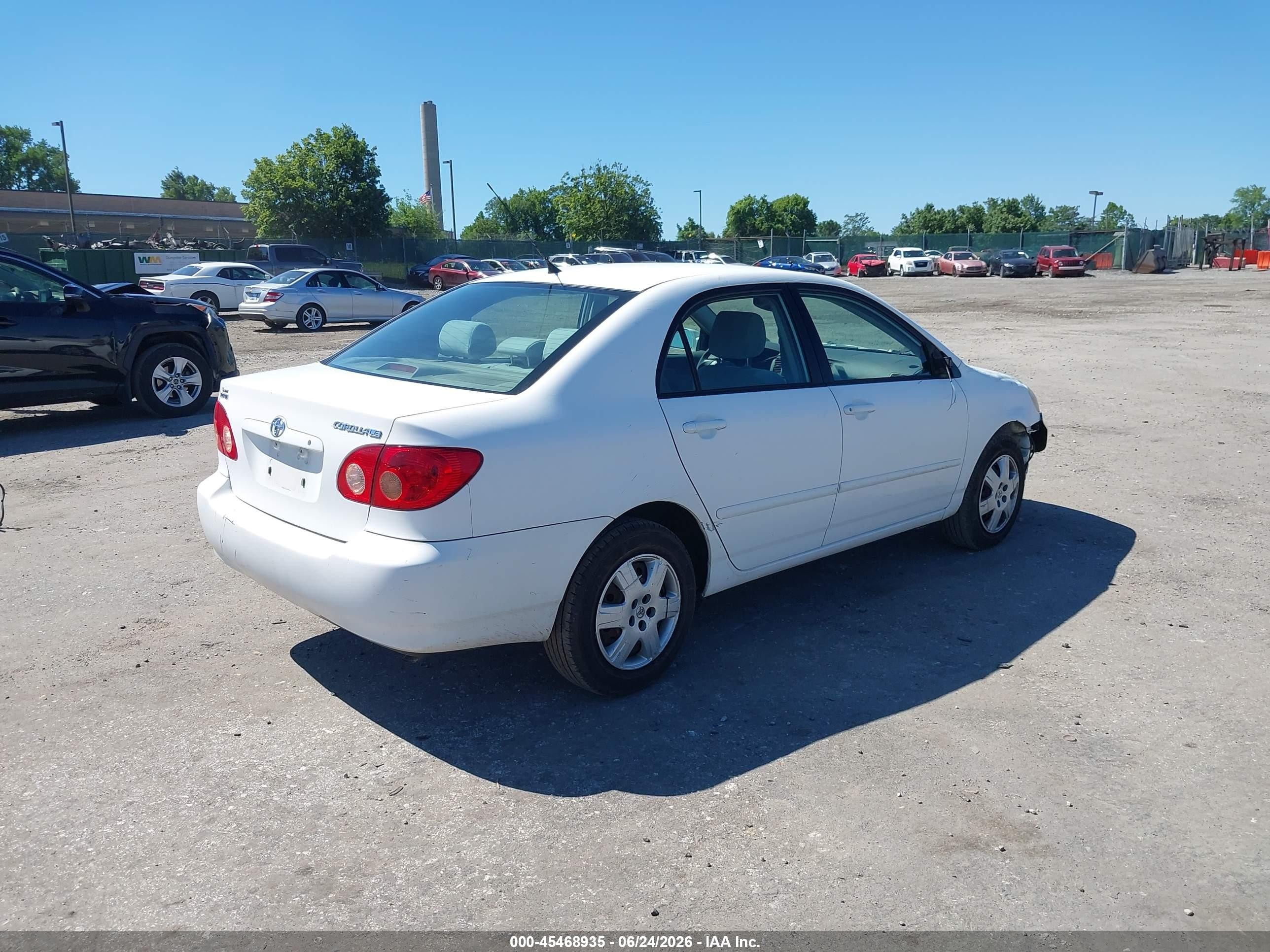 2008 Toyota Corolla Le White vin: 2T1BR32E58C912228