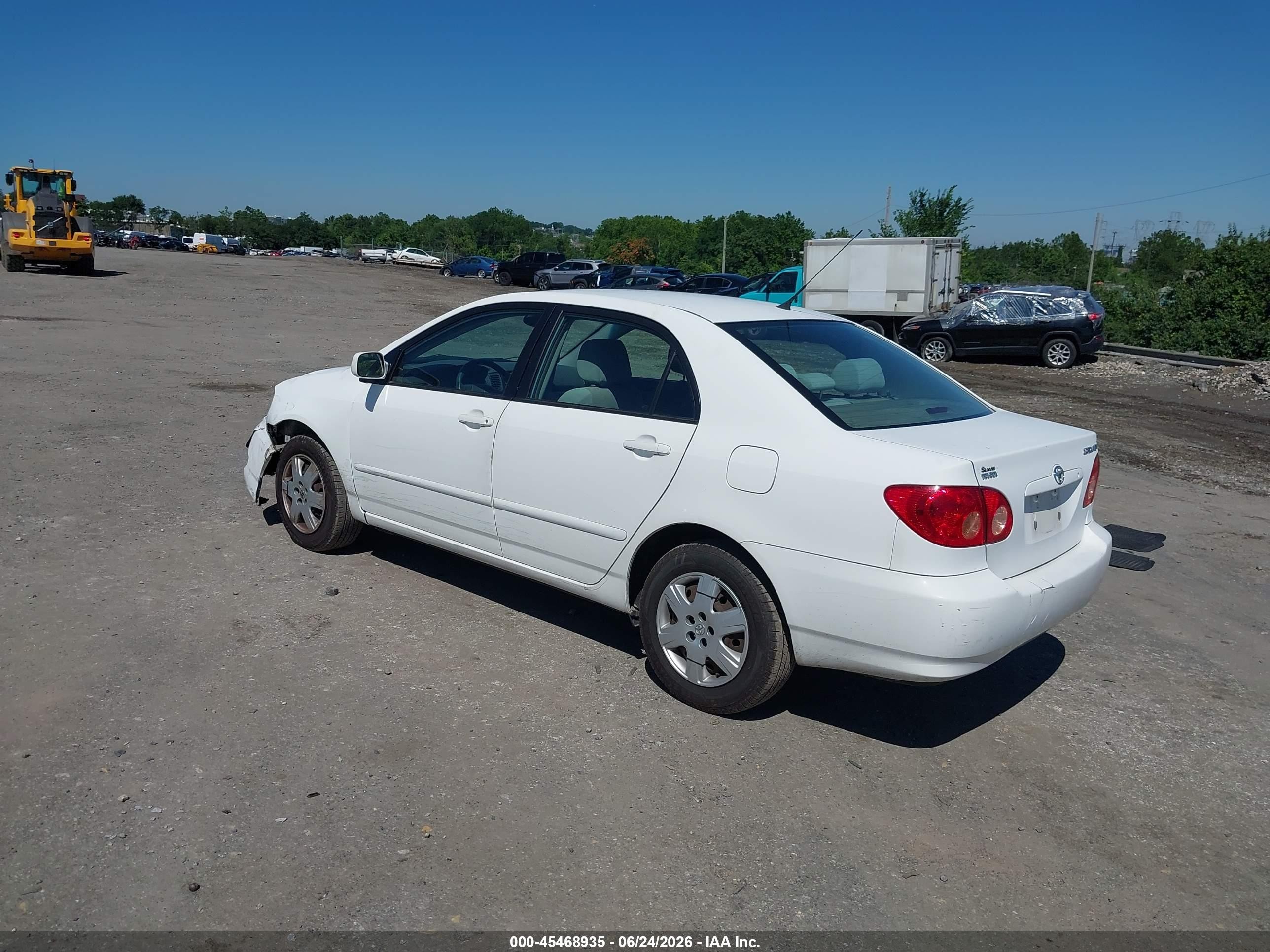 2008 Toyota Corolla Le White vin: 2T1BR32E58C912228